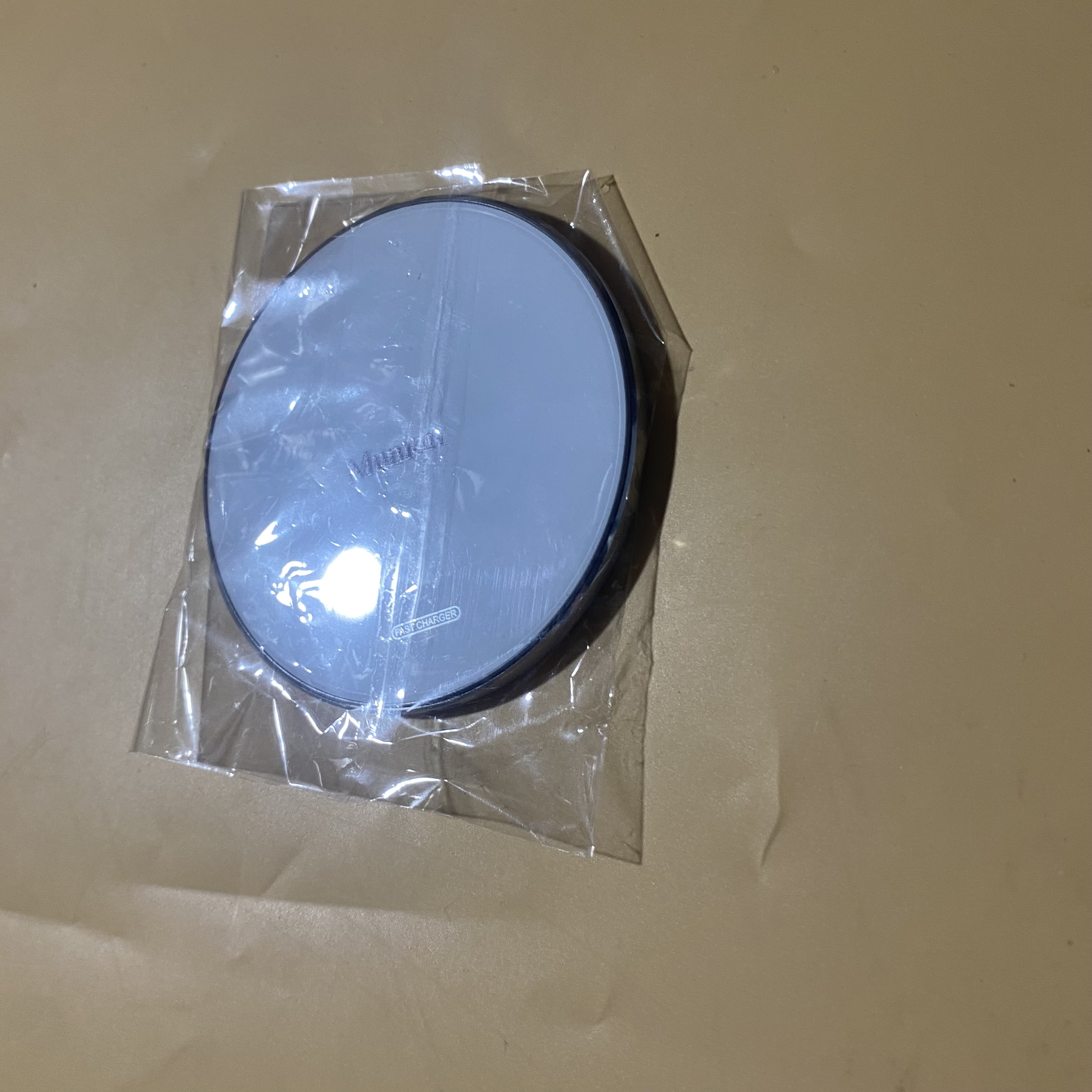 Munion Wireless chargers,Fast Wireless Charging Pad Compatible with most Phone White