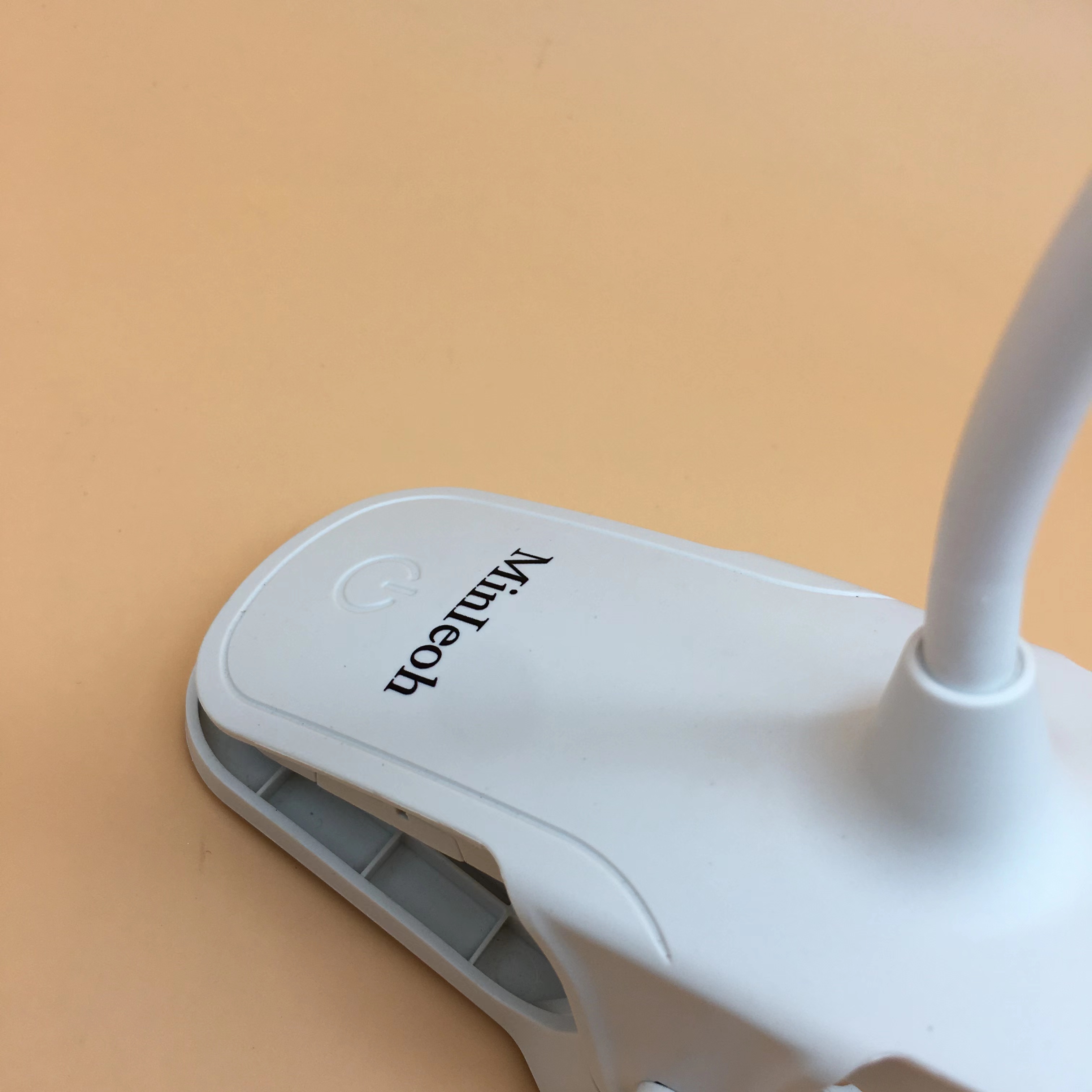 MinIeoh Desk lamps,LED Desk Lamp with USB Charging Port, Dimmable Eye-Caring Reading Light, Touch Control