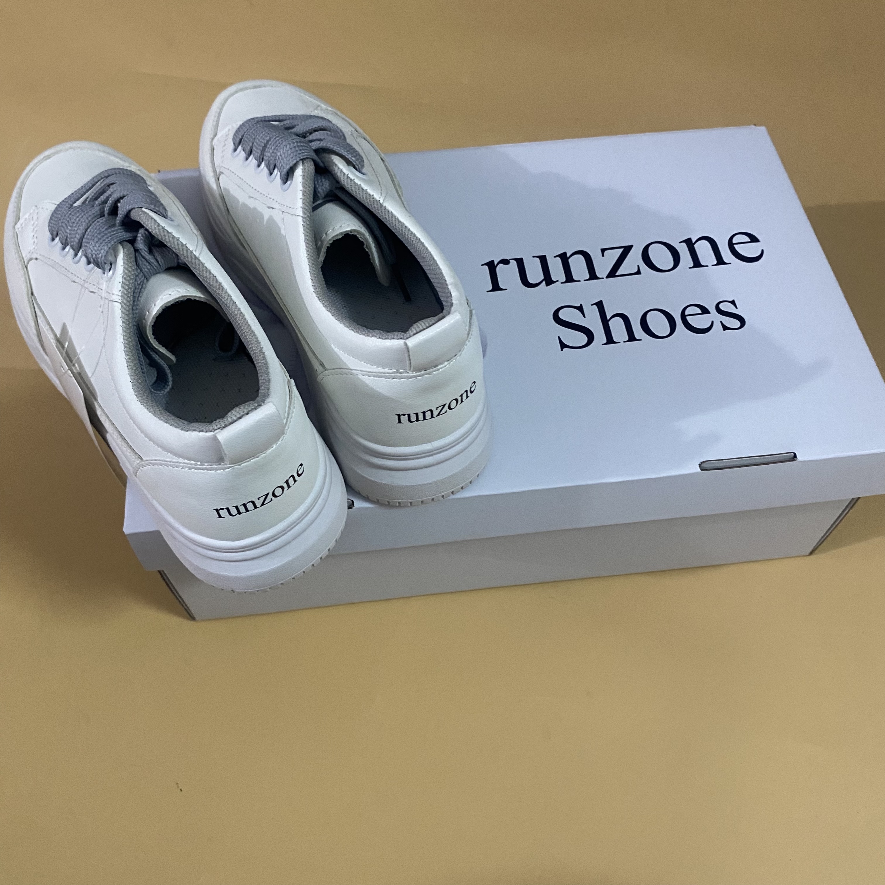 runzone shoes, Ladies Classic Casual Shoes, Flat Fashion Walking Shoes (lace up/slip-on)