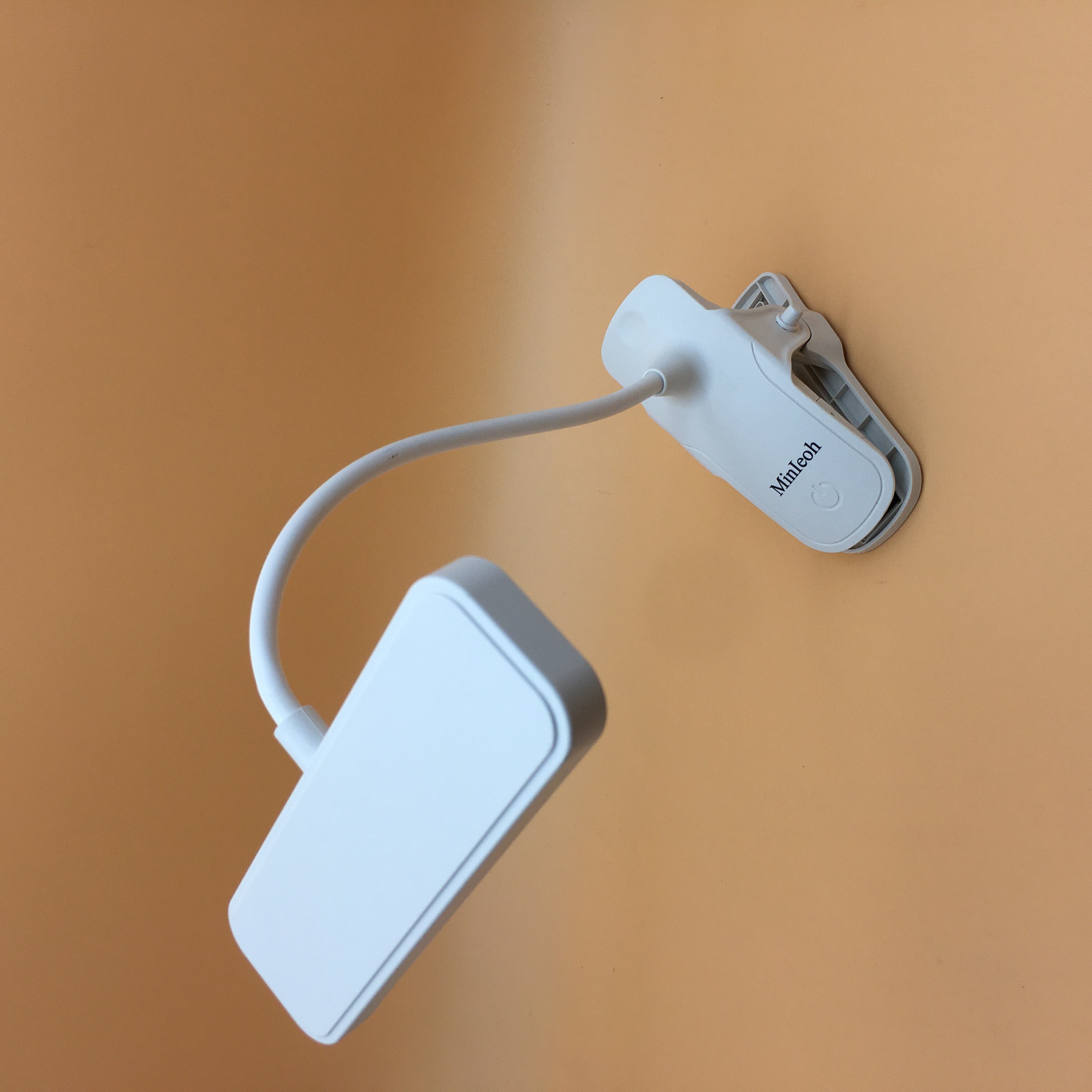 MinIeoh Desk lamps,LED Desk Lamp with USB Charging Port, Dimmable Eye-Caring Reading Light, Touch Control