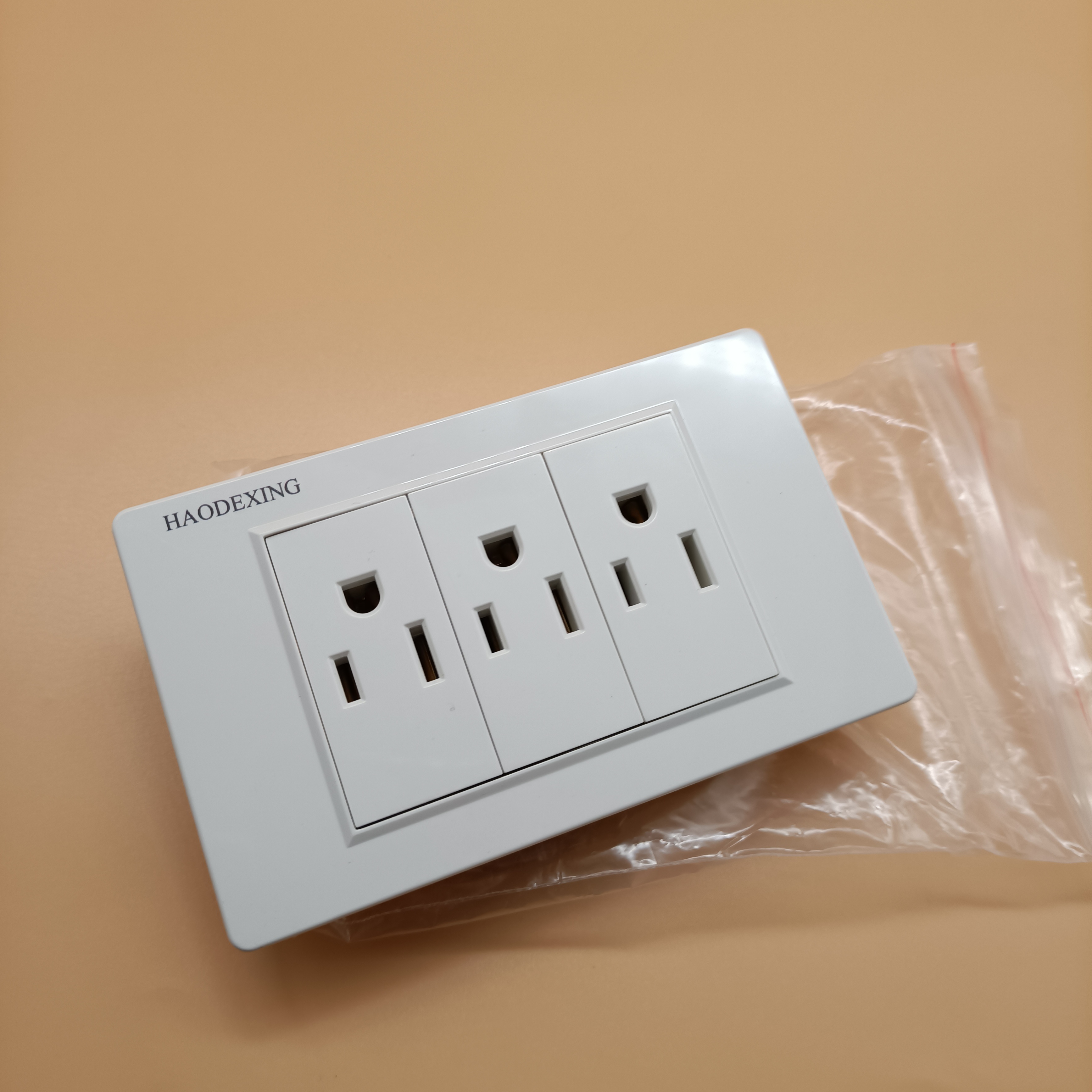 HAODEXING Electrical sockets,Wall Outlet for Residential and Commercial UseWhite (1 Box)