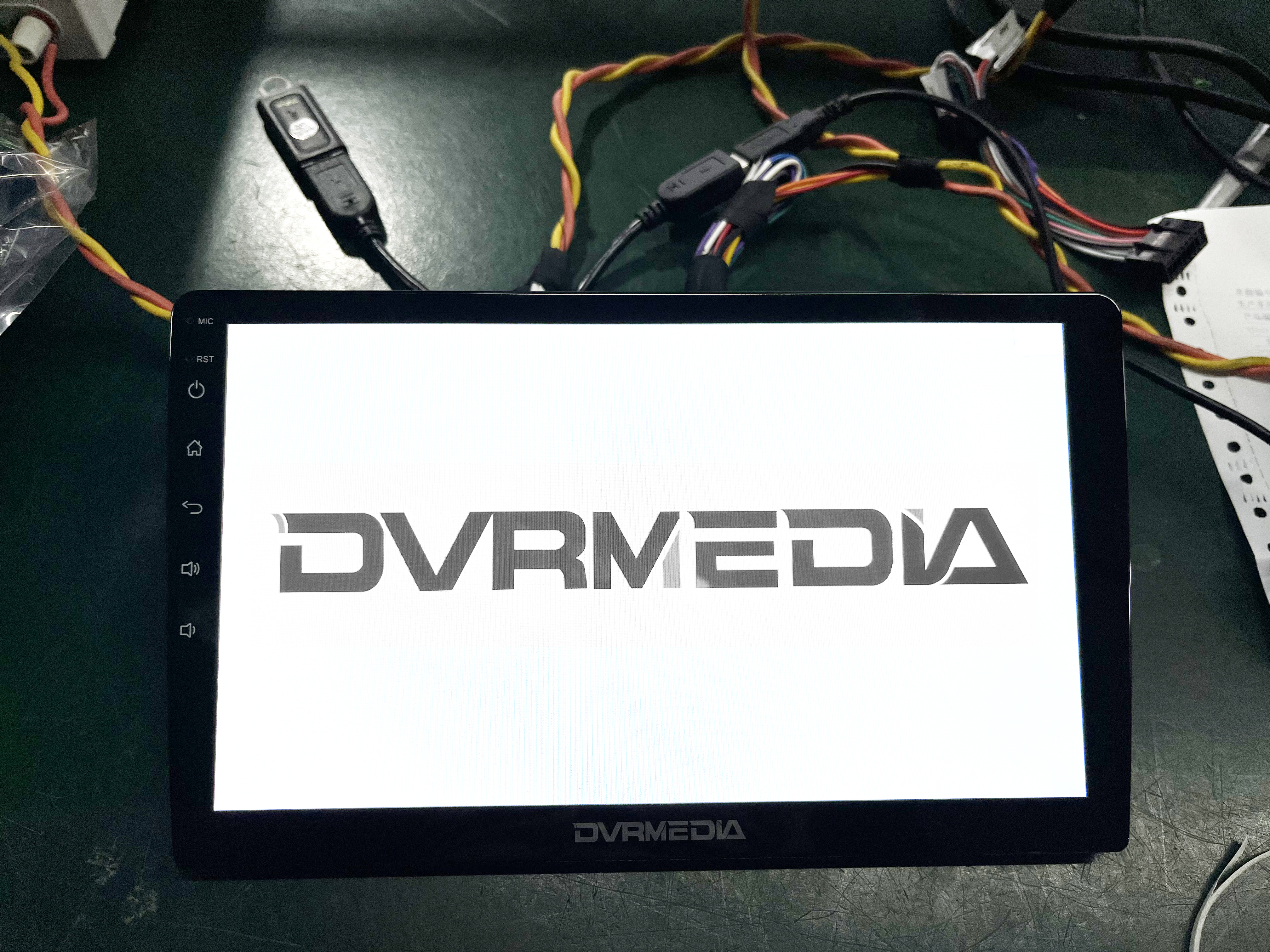 Navigational apparatus for automobiles with Wi-Fi, real-time traffic, 