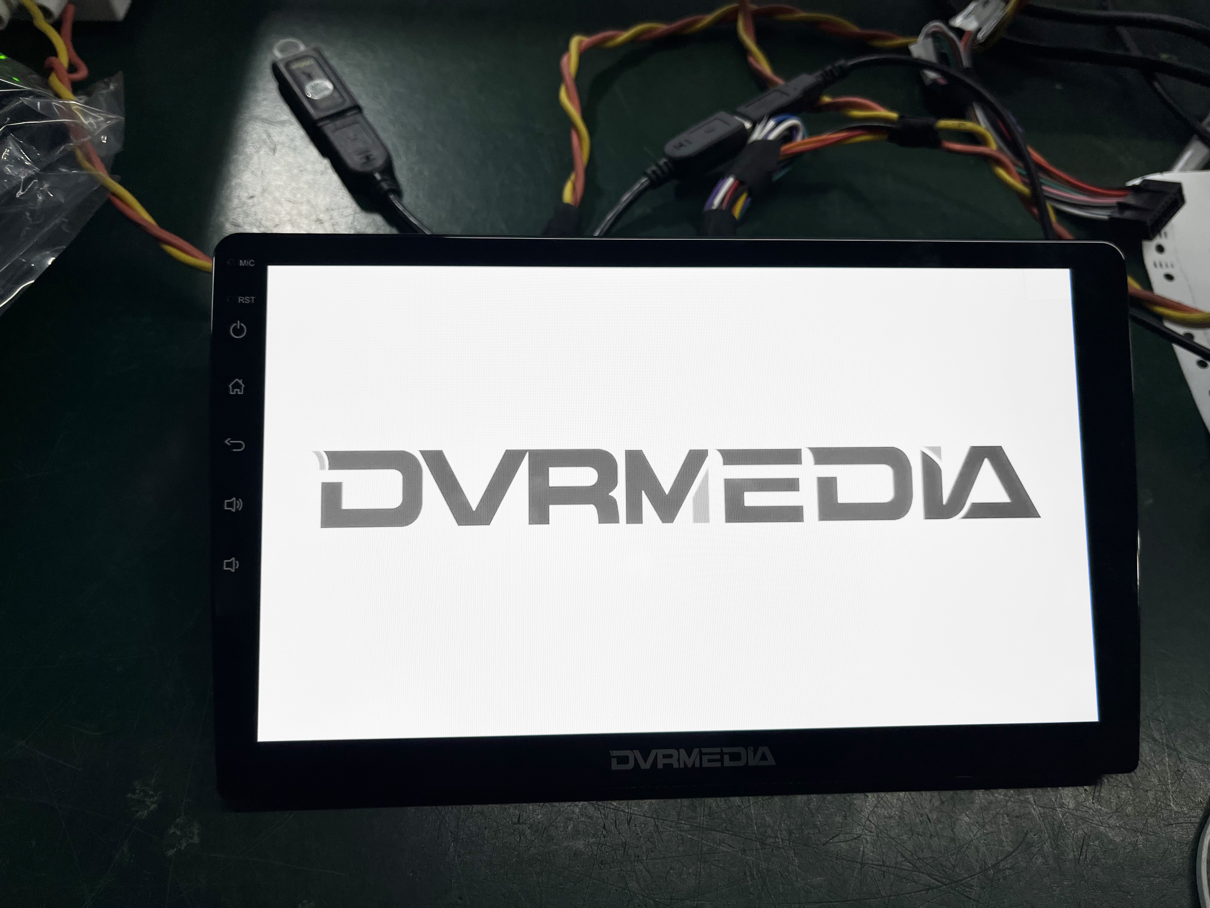 Navigational apparatus for automobiles with Wi-Fi, real-time traffic, 