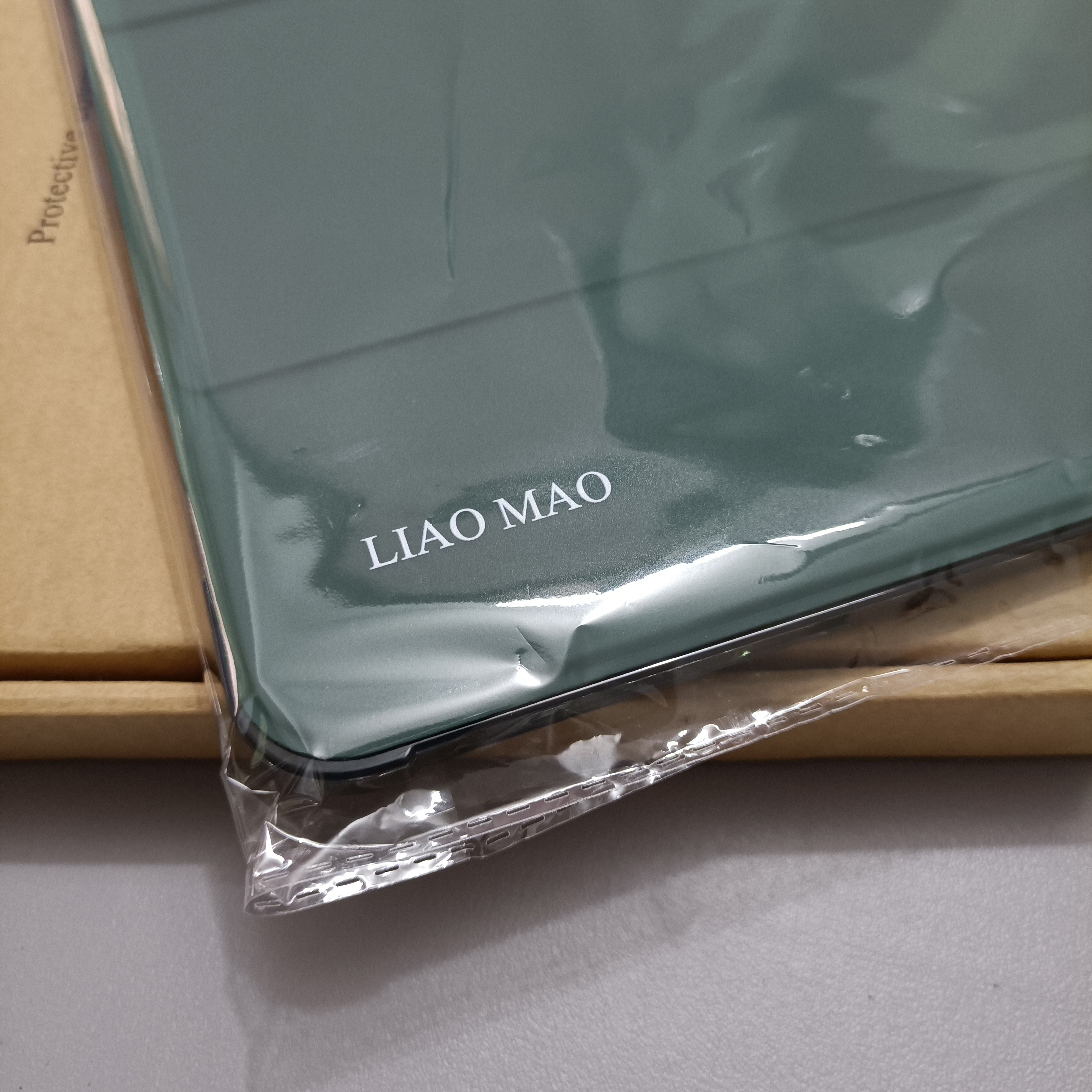 LIAO MAO Protective cases for tablet computers,12.9 (21/20/18) Universal, Soft shell silicone magnetic suction plate air5 Holster with pen slot