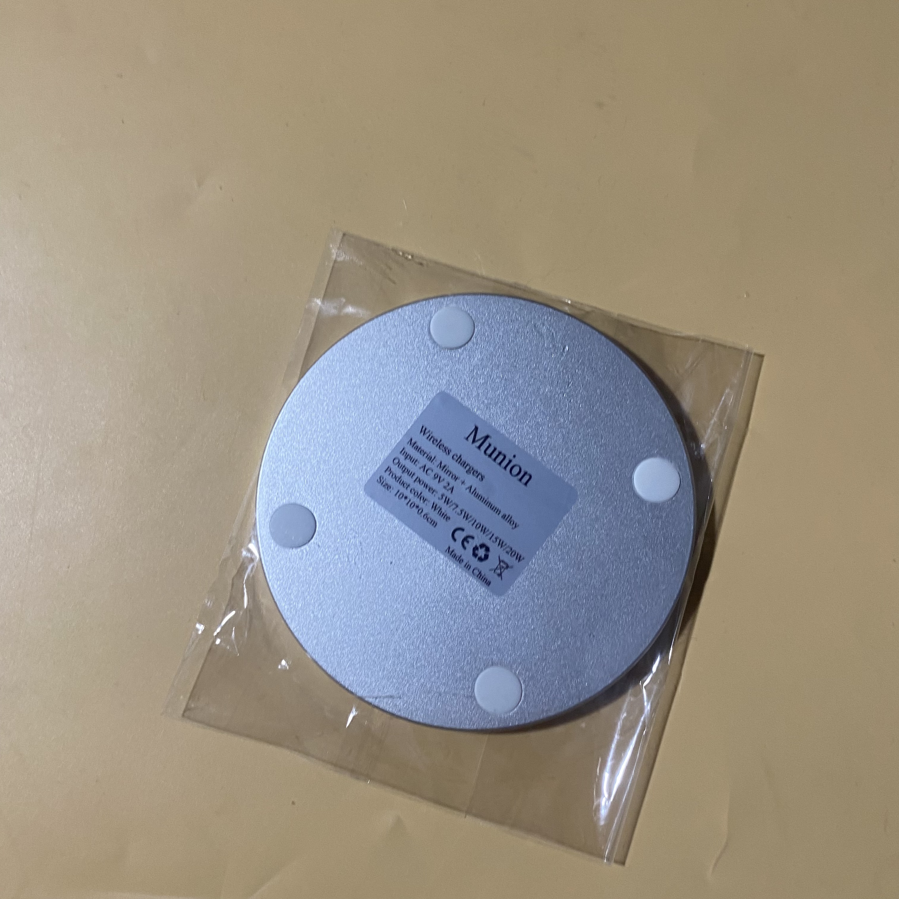 Munion Wireless chargers,Fast Wireless Charging Pad Compatible with most Phone White