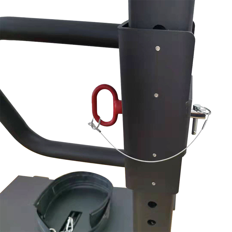 Hammer Strength Belt Squat Machine