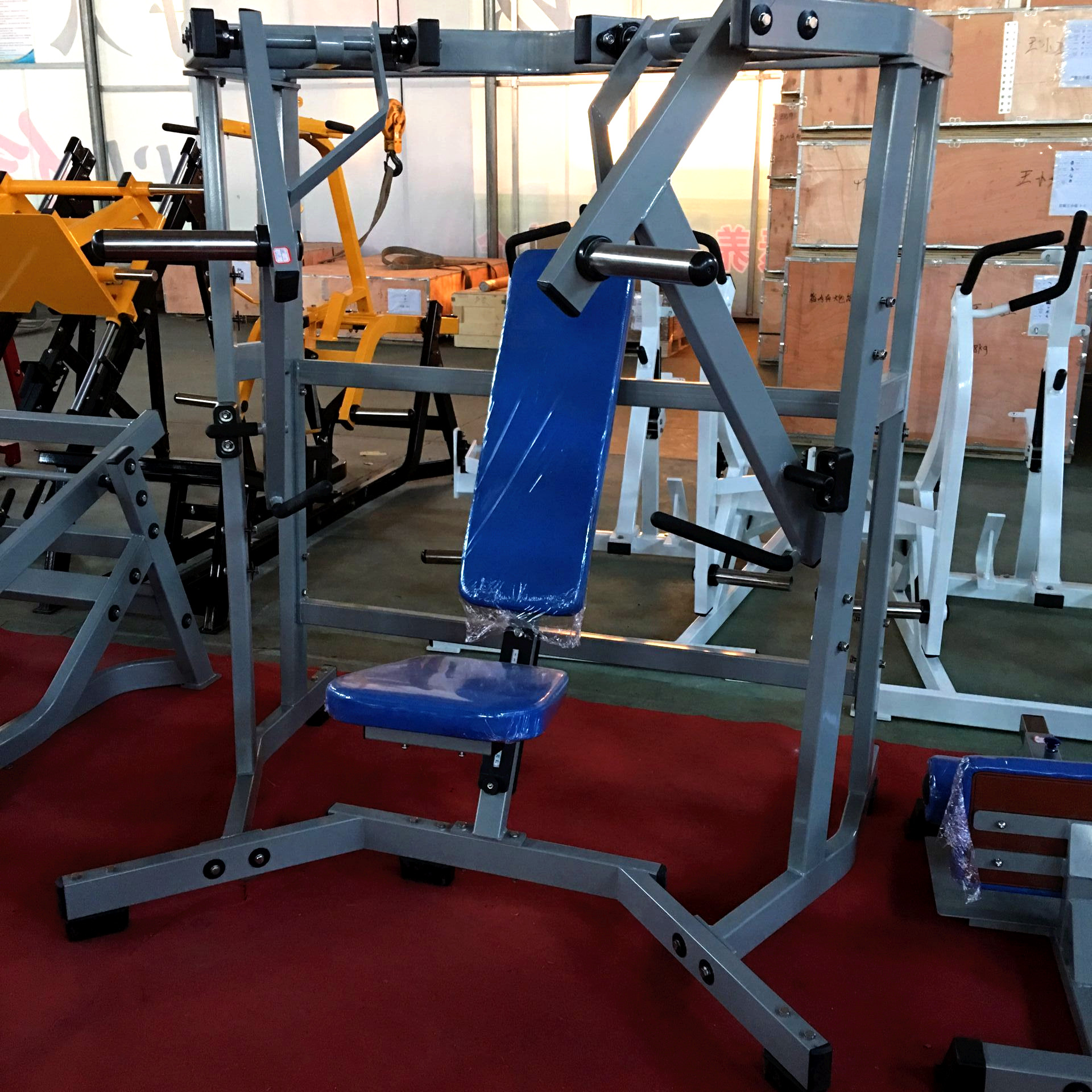 Iso-Lateral Wide Chest