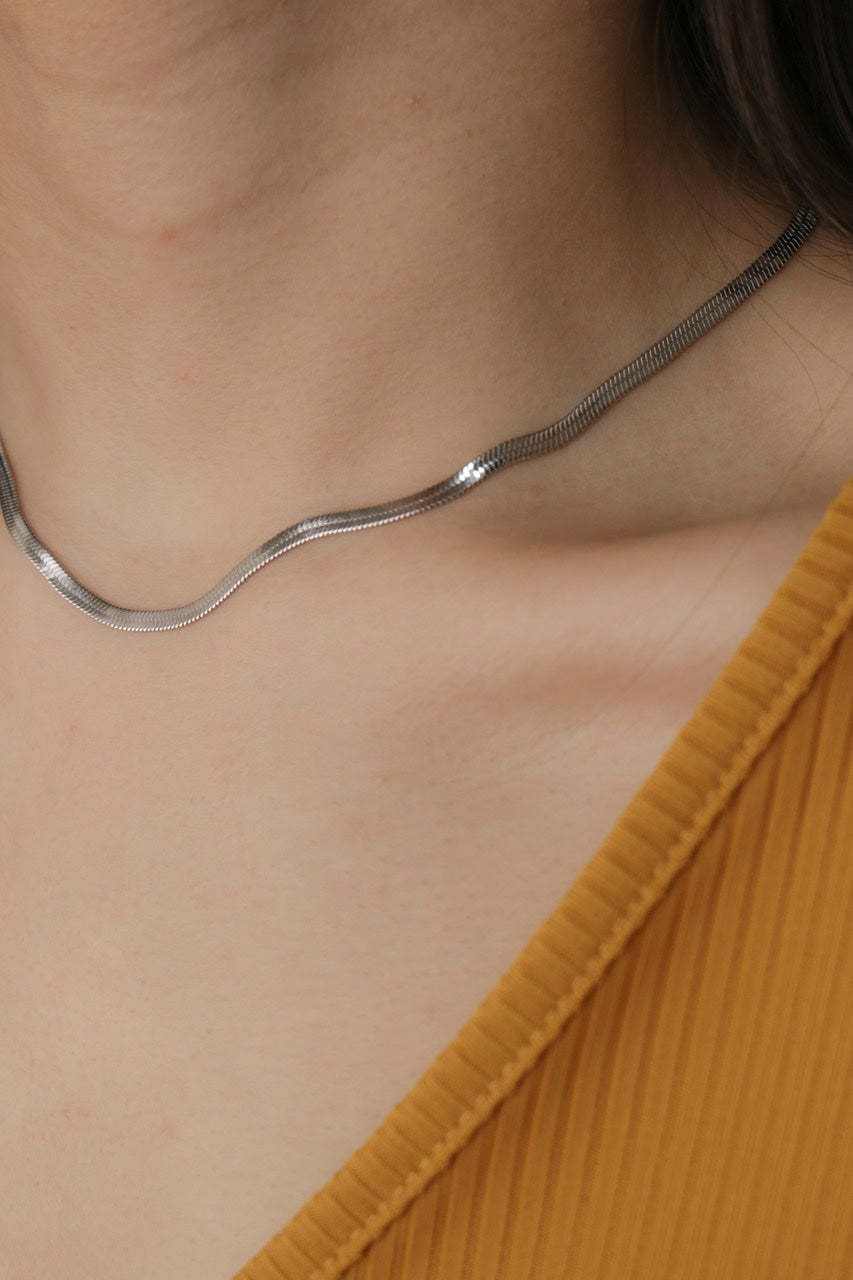 Marley Herringbone Chain Necklace (Silver)