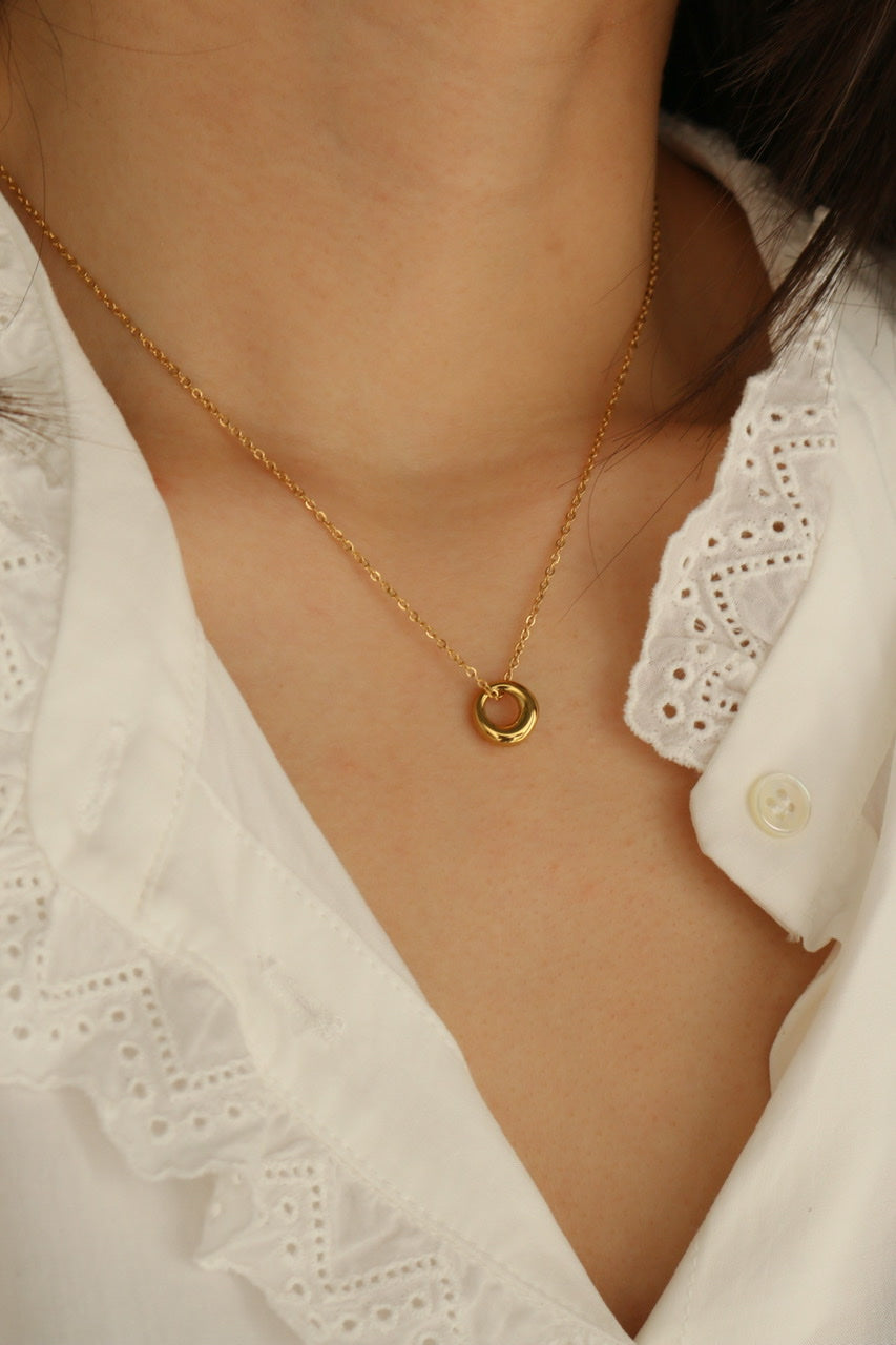 Tatum Donut Necklace