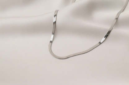 Marley Herringbone Chain Necklace (Silver)