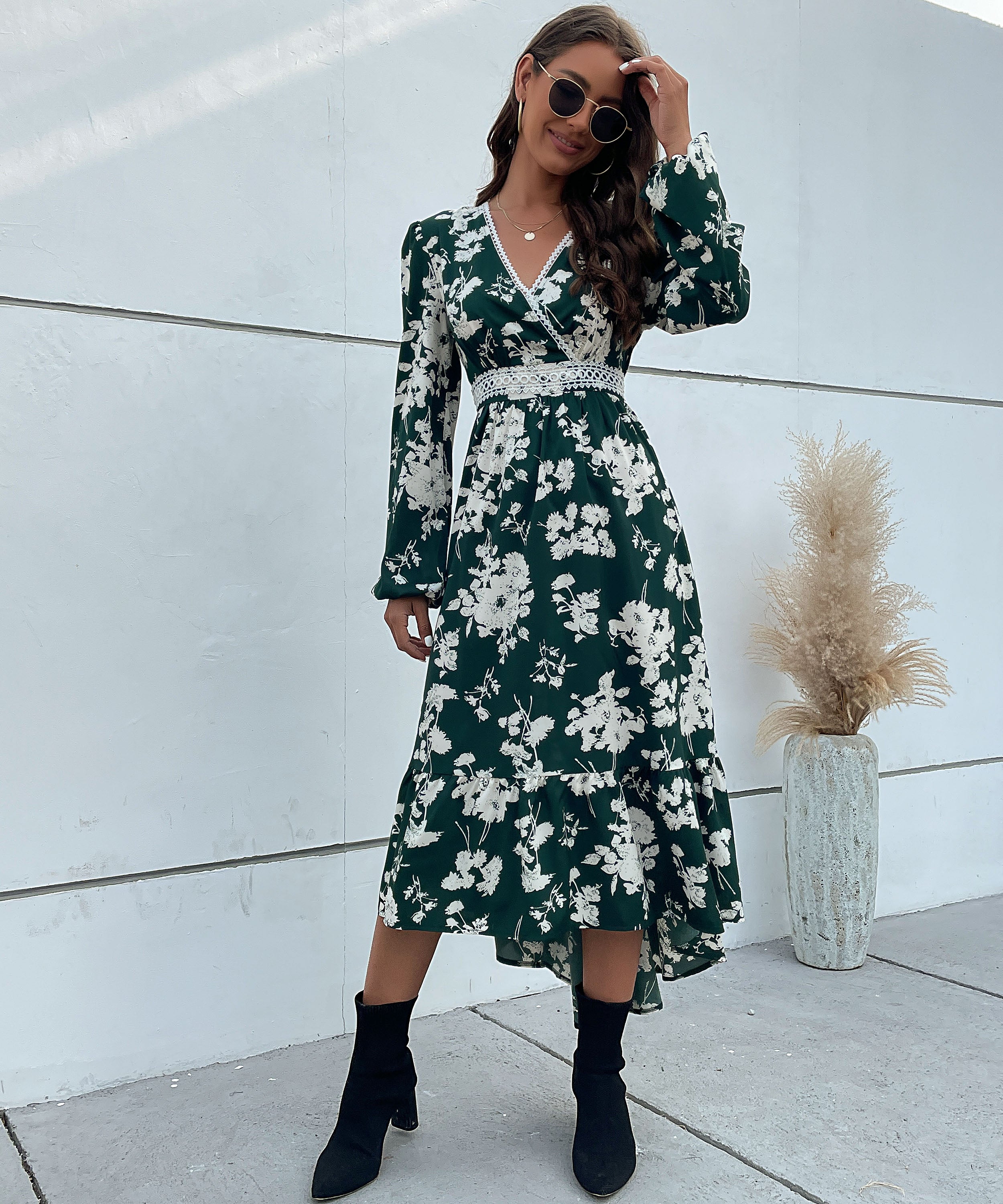 Floral Print Guipure Lace Insert Lantern Sleeve Midi Dress