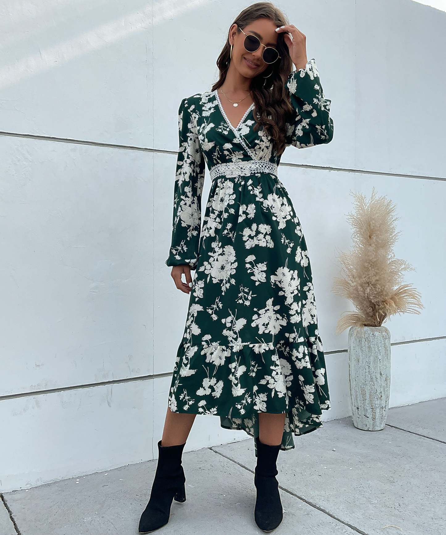 Floral Print Guipure Lace Insert Lantern Sleeve Midi Dress
