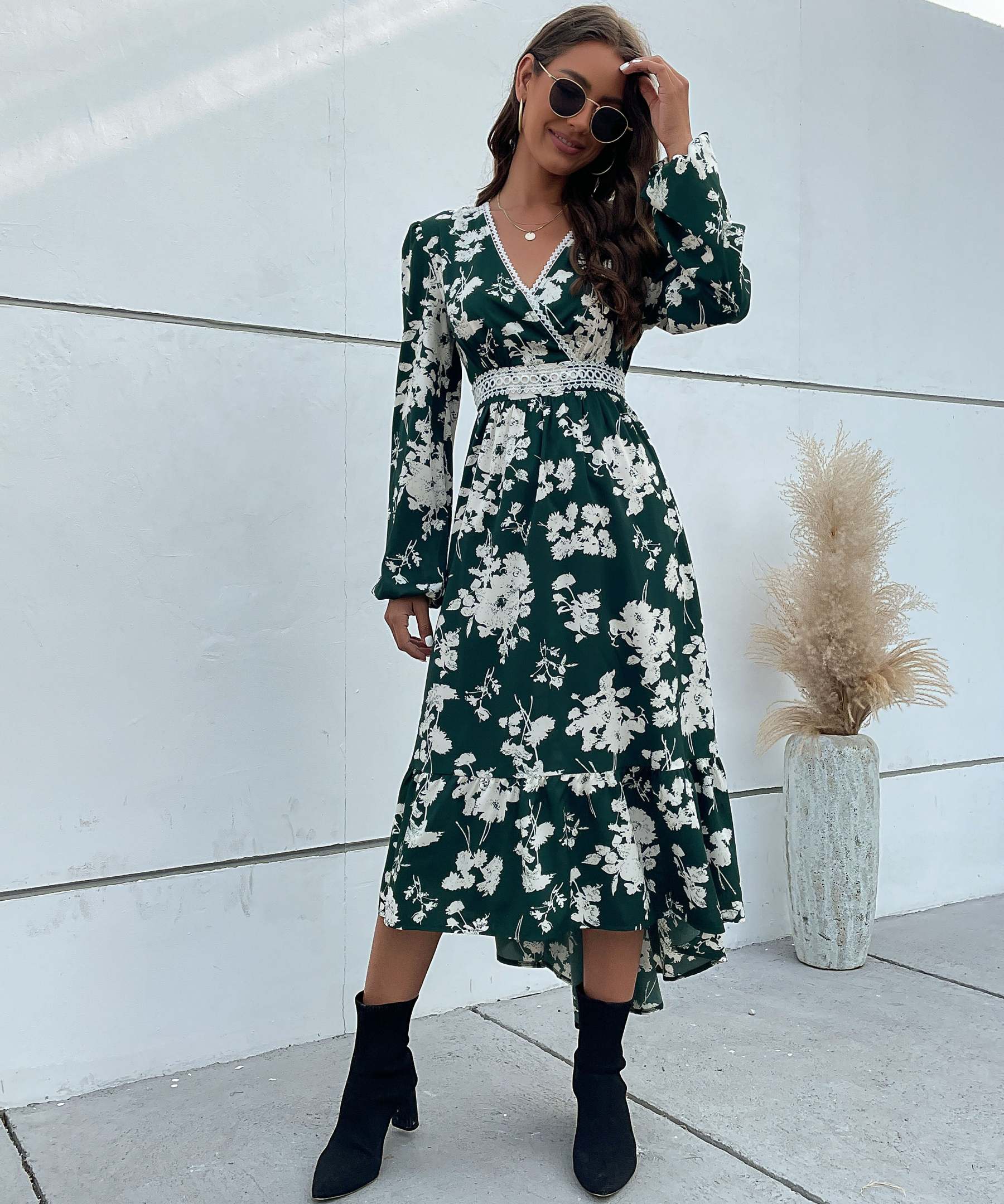 Floral Print Guipure Lace Insert Lantern Sleeve Midi Dress