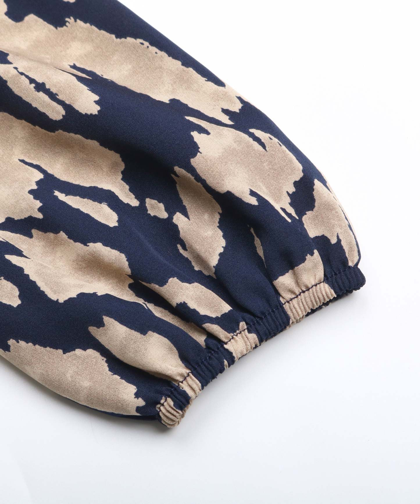 Allover Print Notched Neckline Pleated Hem Belted Midi Dress