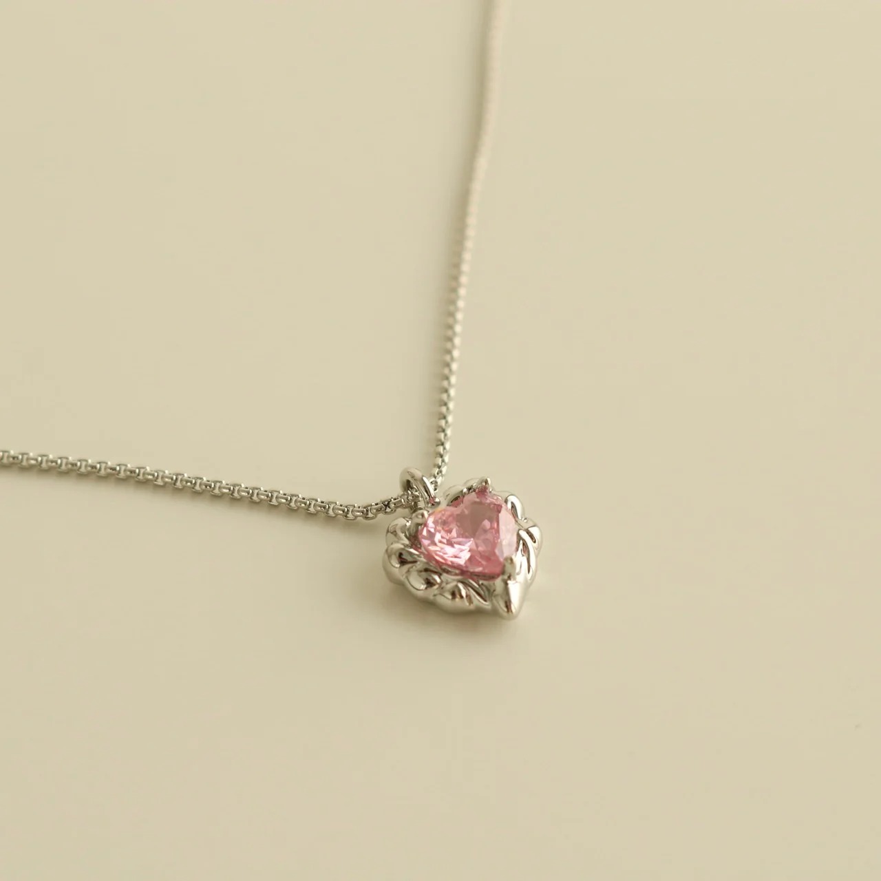 Yamileth Heart Necklace (Silver)