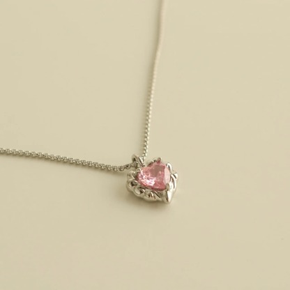 Yamileth Heart Necklace (Silver)