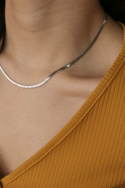 Marley Herringbone Chain Necklace (Silver)