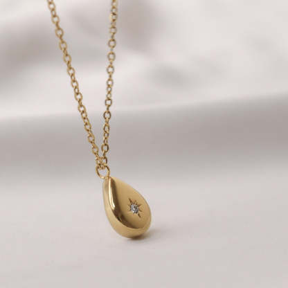 18k Gold Meghan Star Necklace