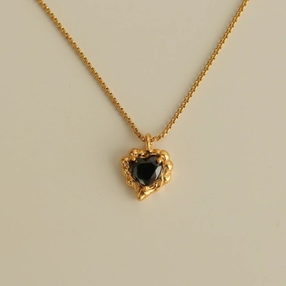 Yamileth Heart Necklace (Gold)