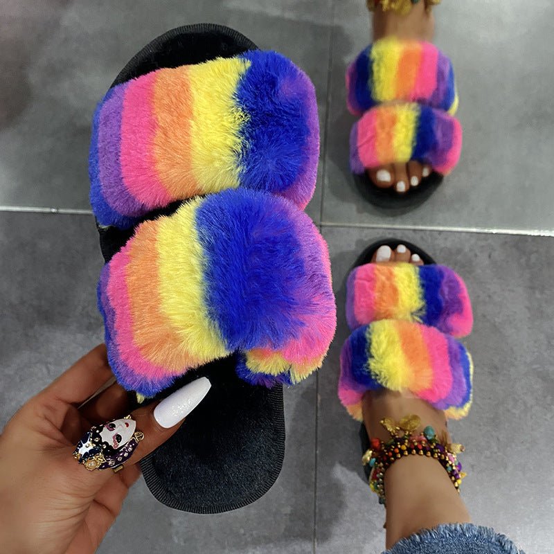 Color-blocked plush slippers