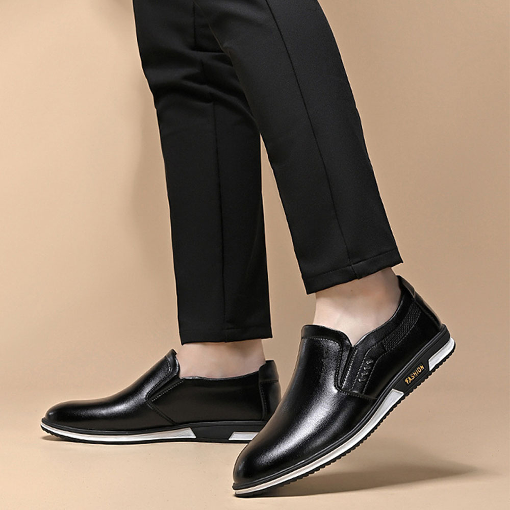 Printemps nouvelles chaussures en cuir pour hommes légères et respirantes