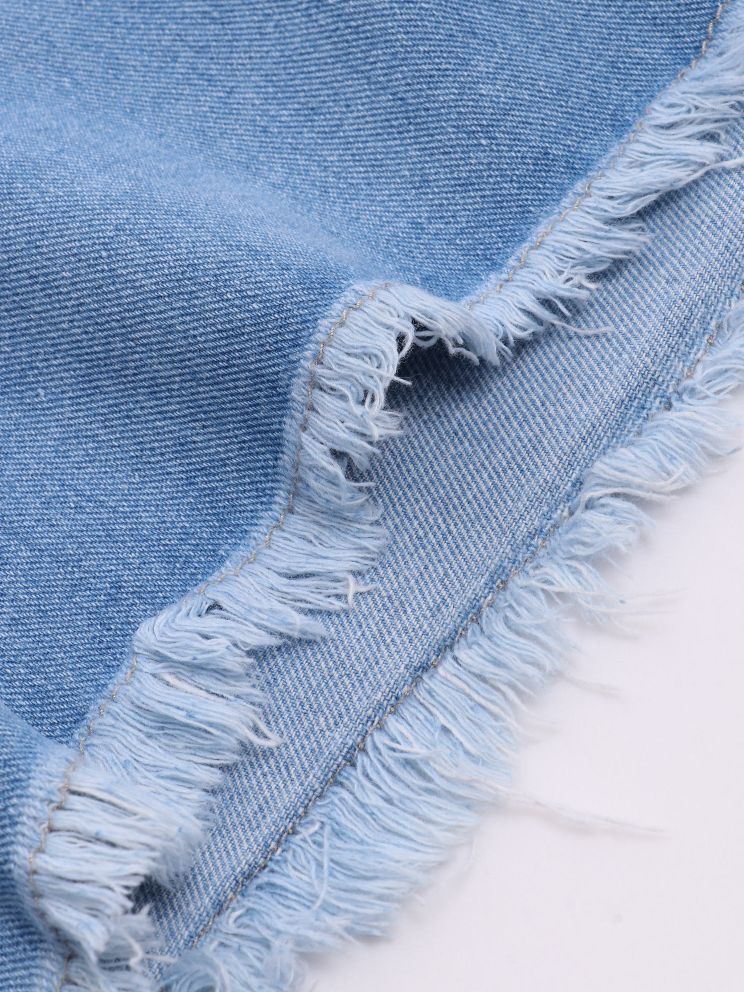 Stylish Straight-Leg Cutoff Shorts