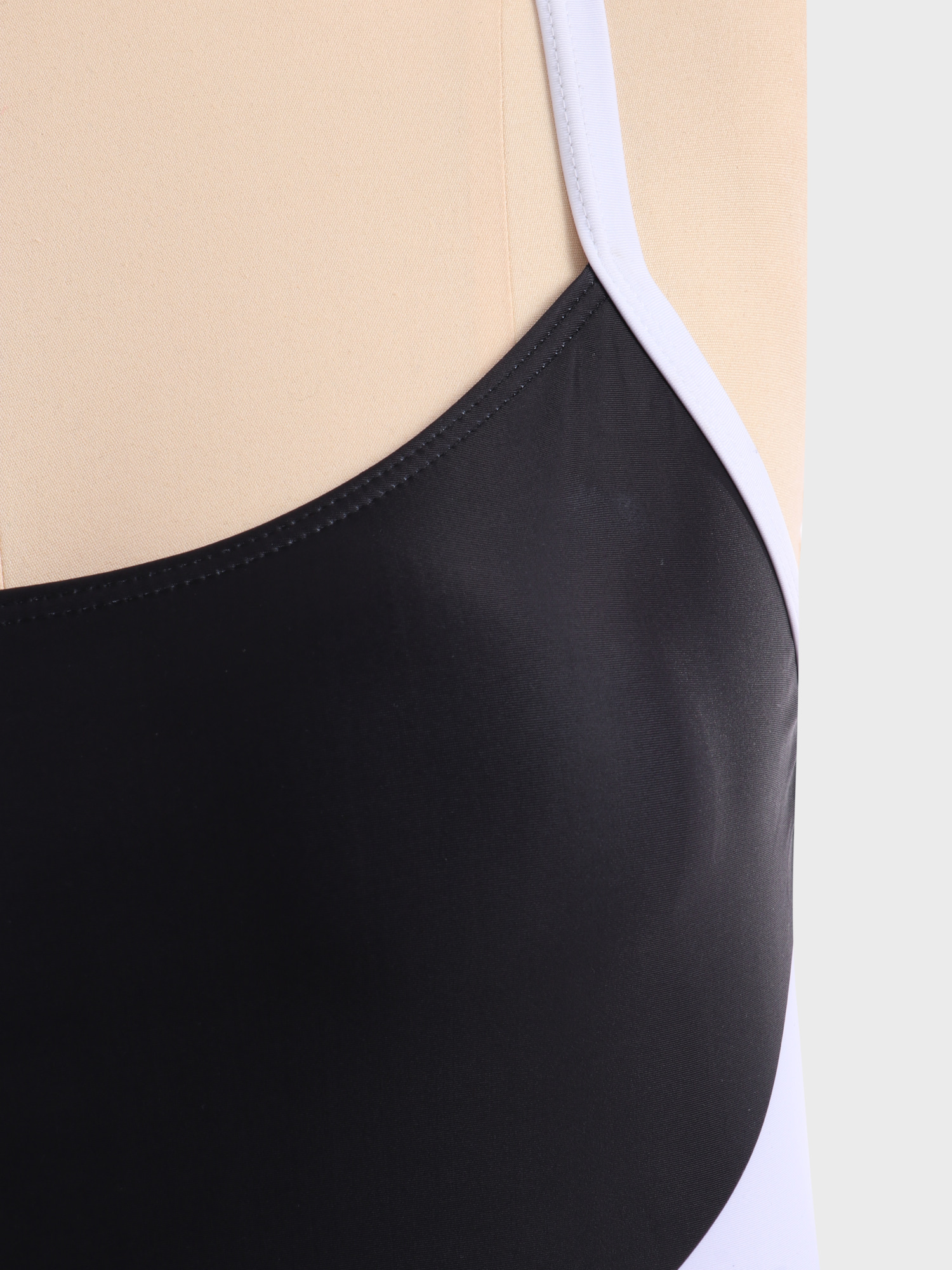 Rather Slimming Colorblock One-Piece Swimsuit