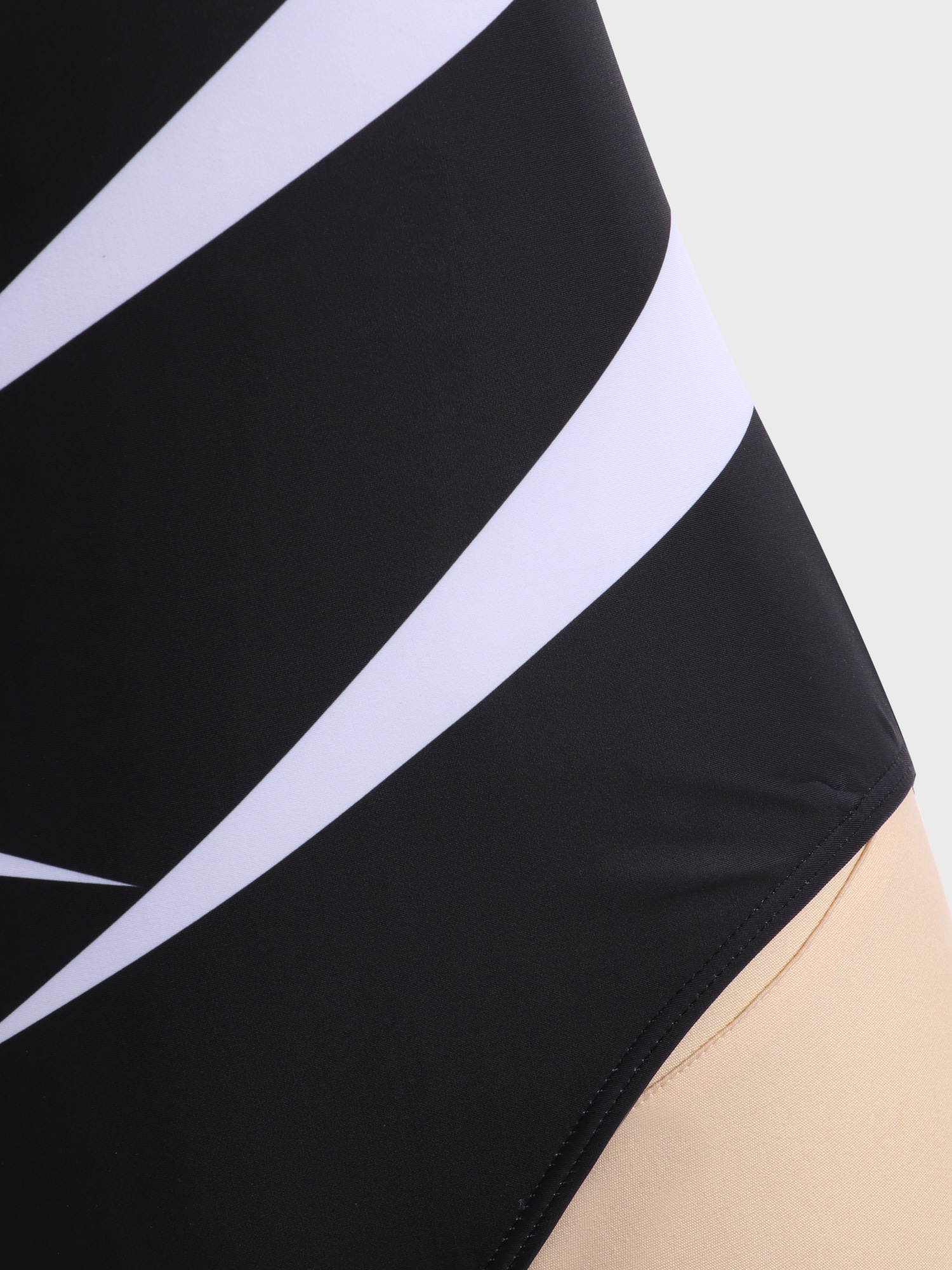 Rather Slimming Colorblock One-Piece Swimsuit