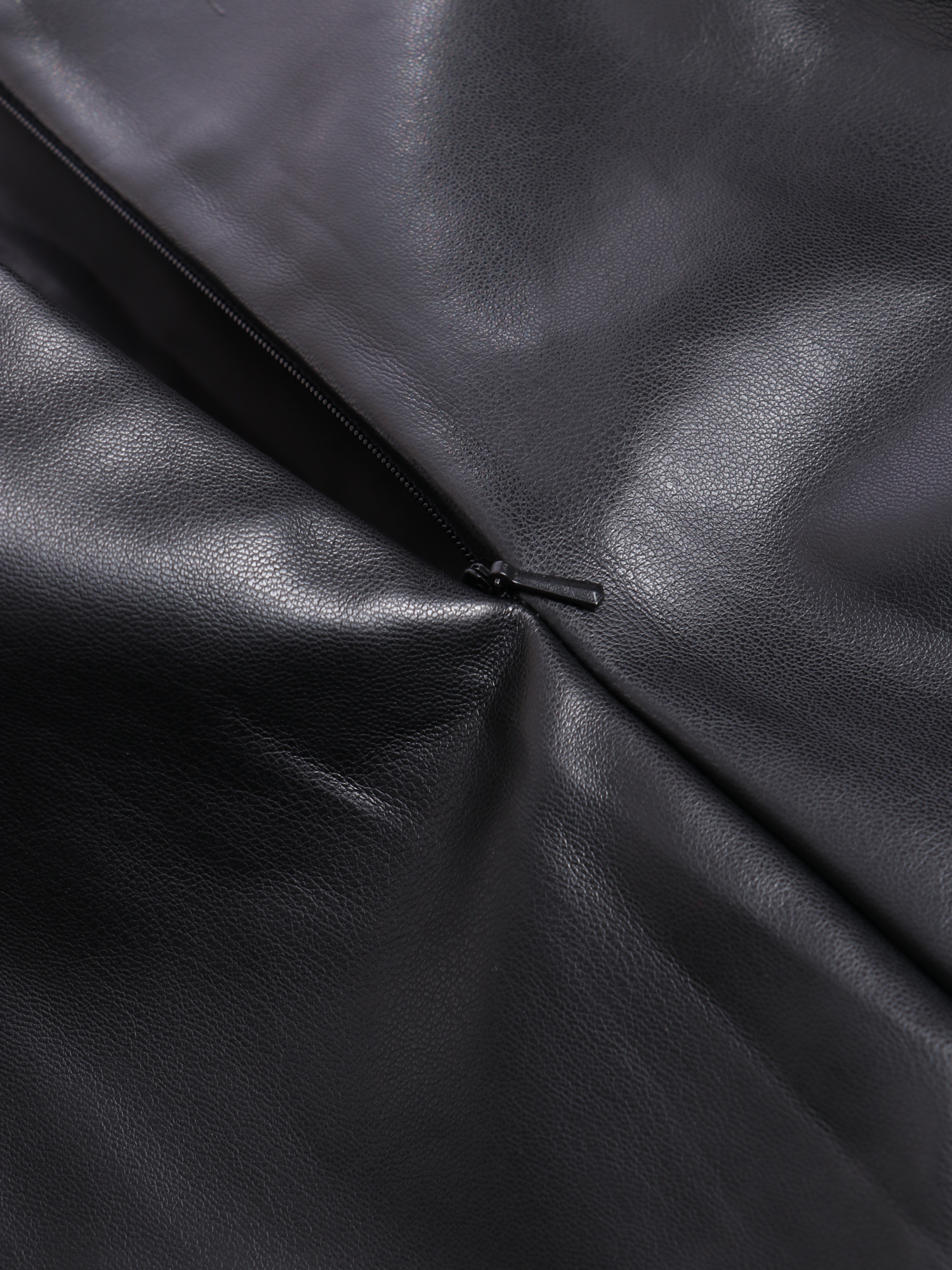 Stretch Slim Curved Leather Skirt