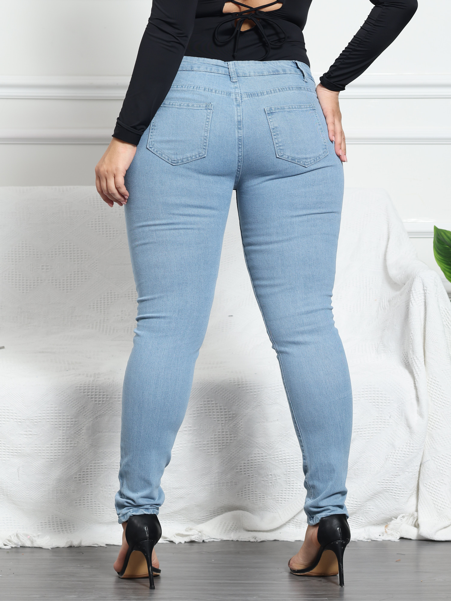 Mid Rise Hip-Lift Stretchy Pencial Jeans