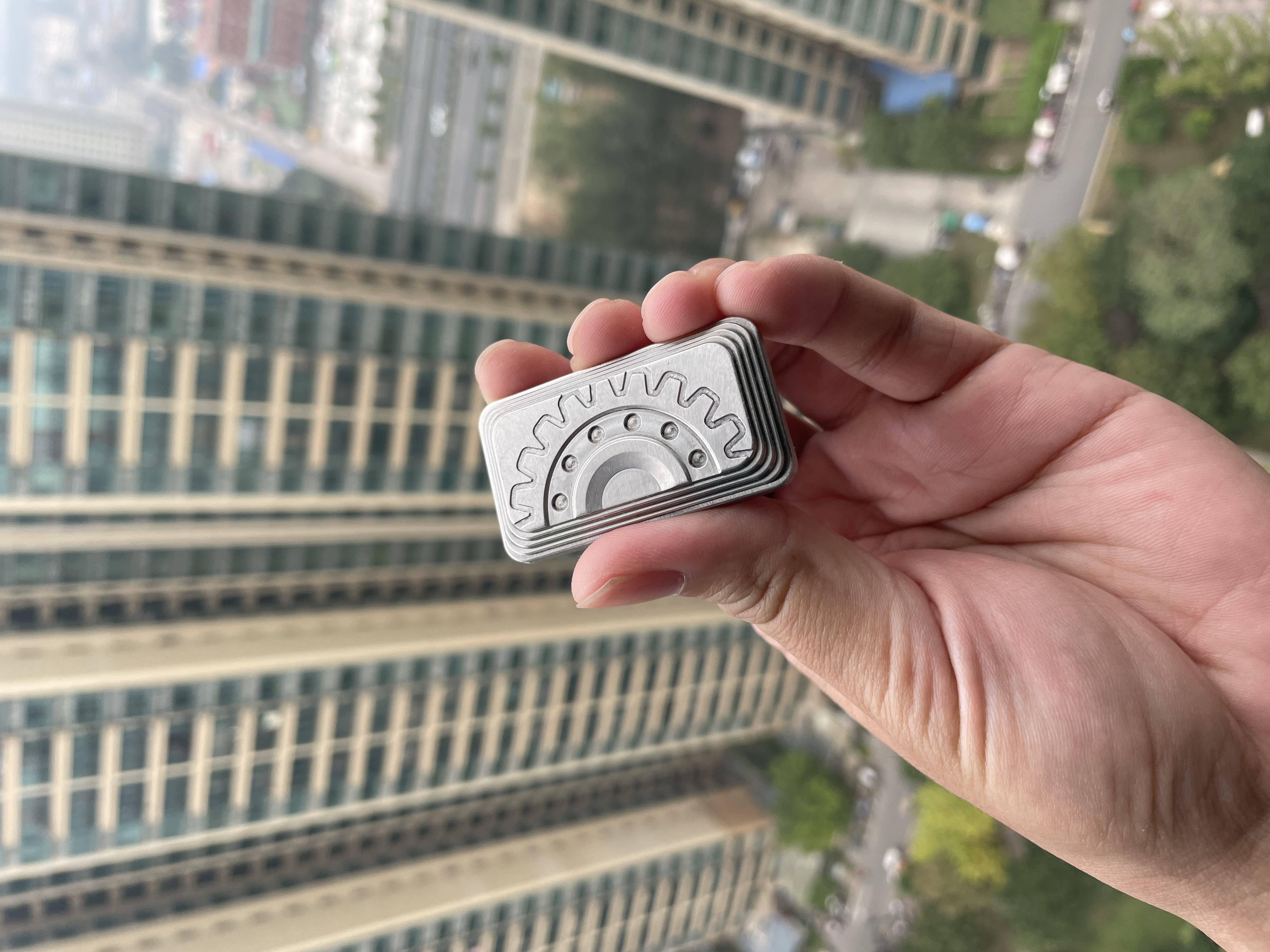 MAGIC TRACK-Big white EDC