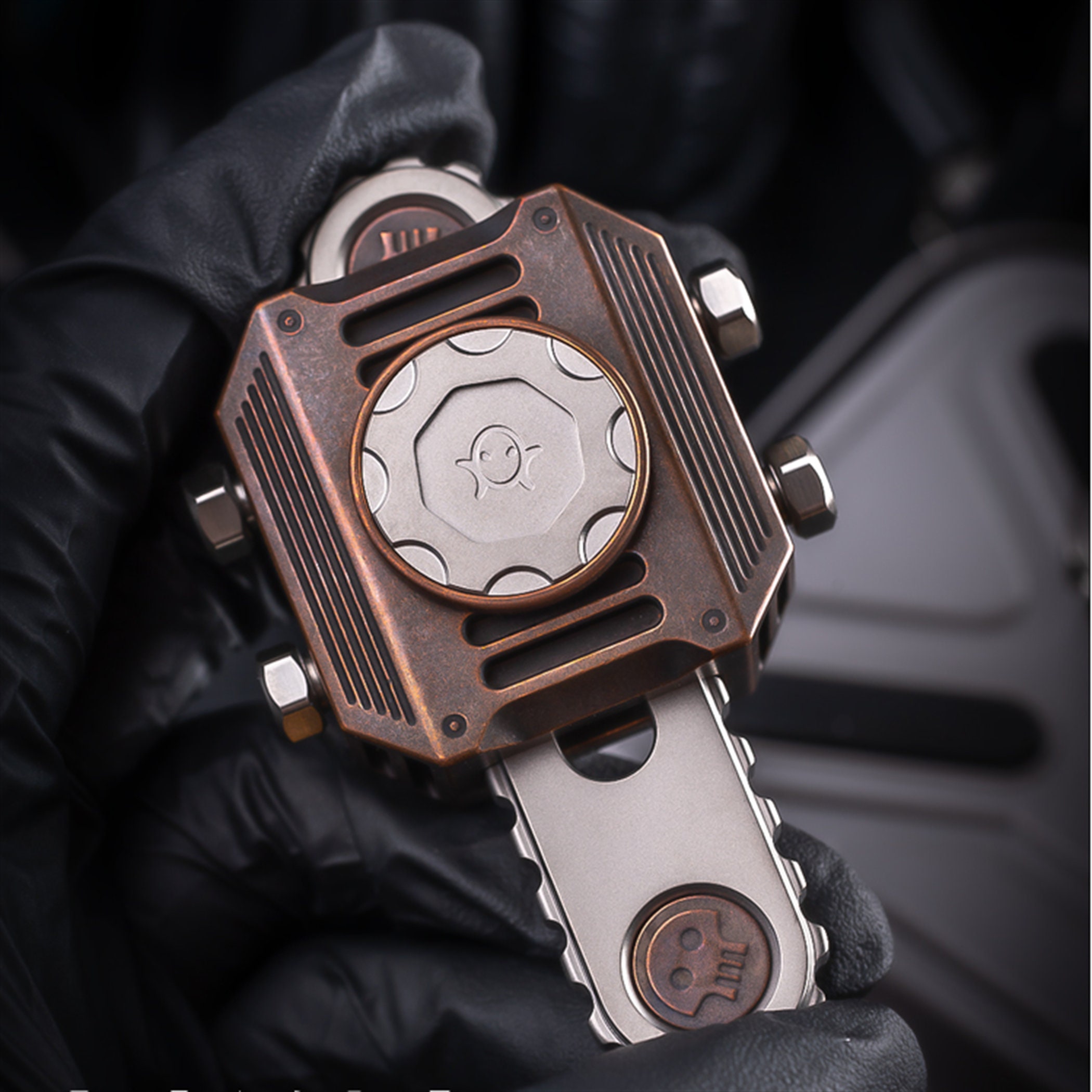 Chainsaw 2.0-Big white EDC