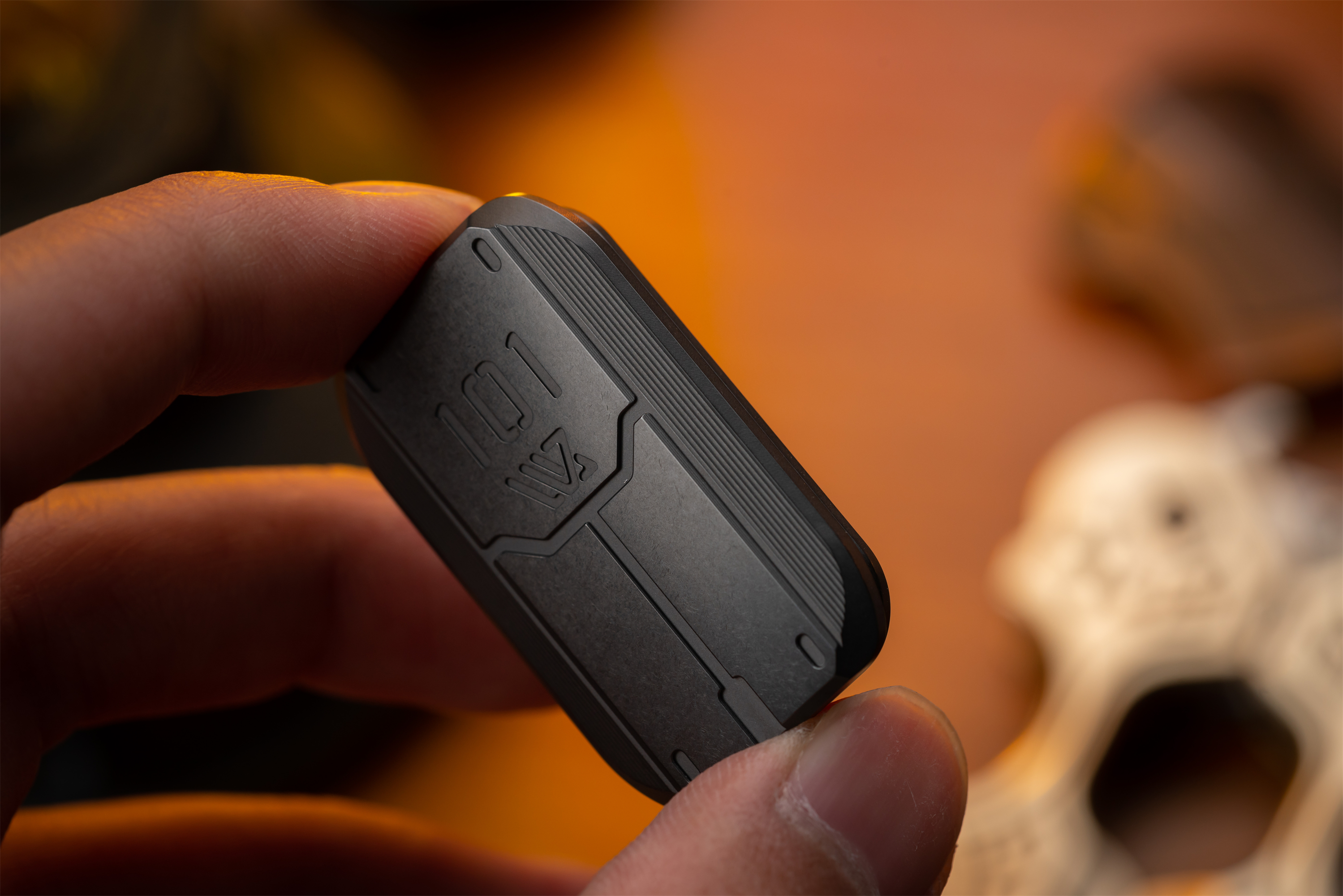 reactive armar shieid slider-Big white EDC