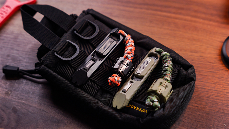 sound column mecha-Big white EDC