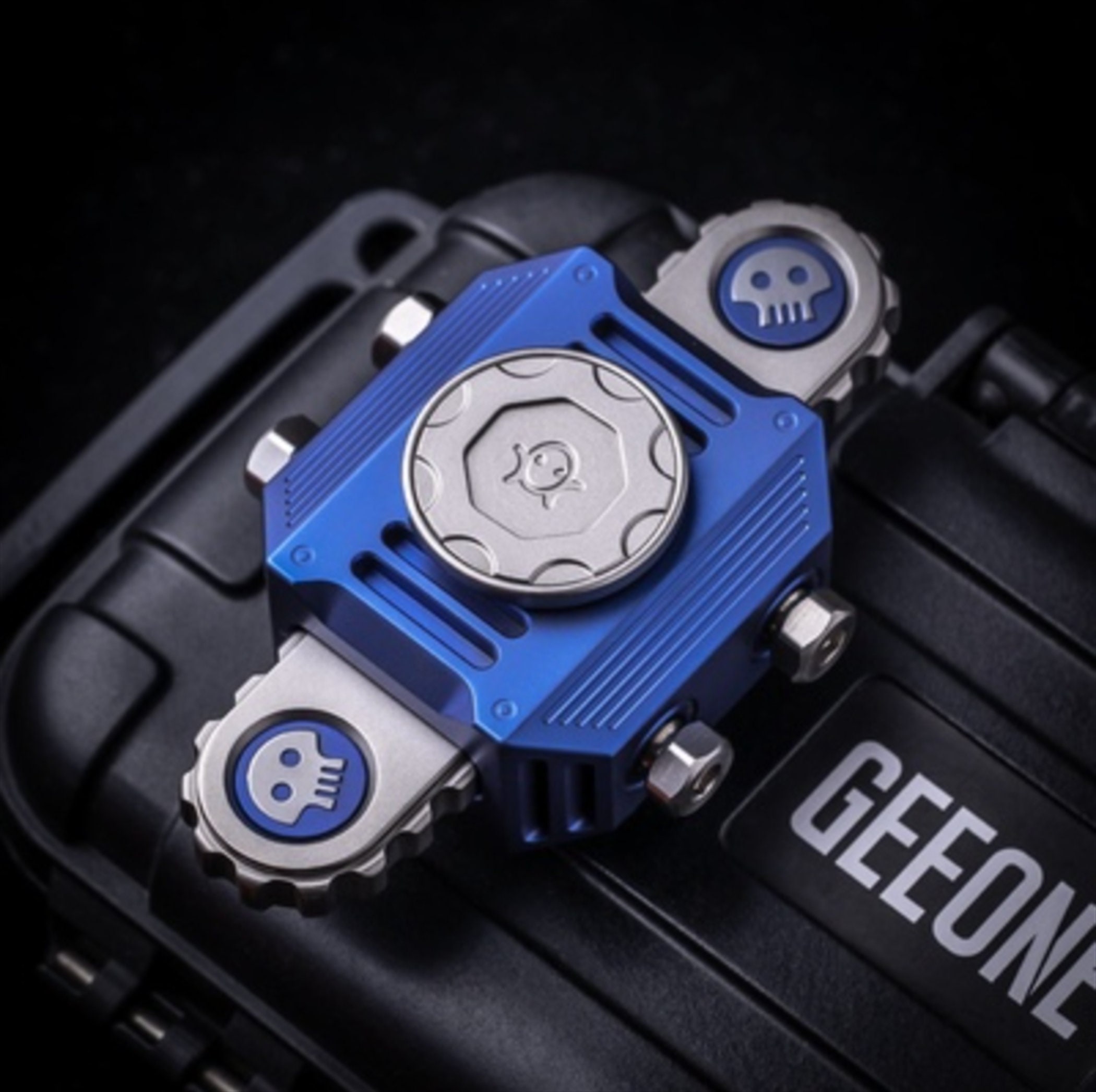 Chainsaw 2.0-Big white EDC