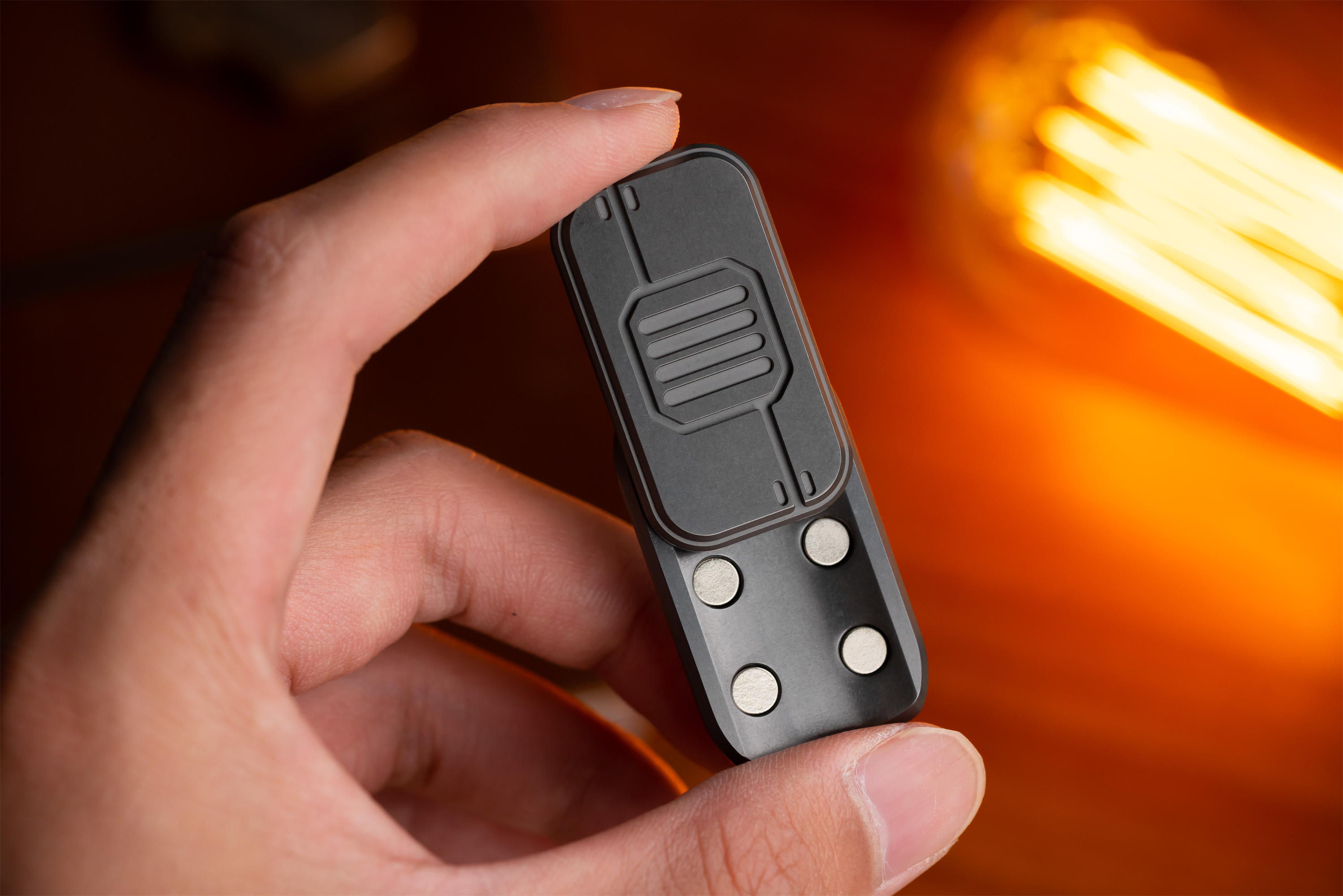 reactive armar shieid slider-Big white EDC