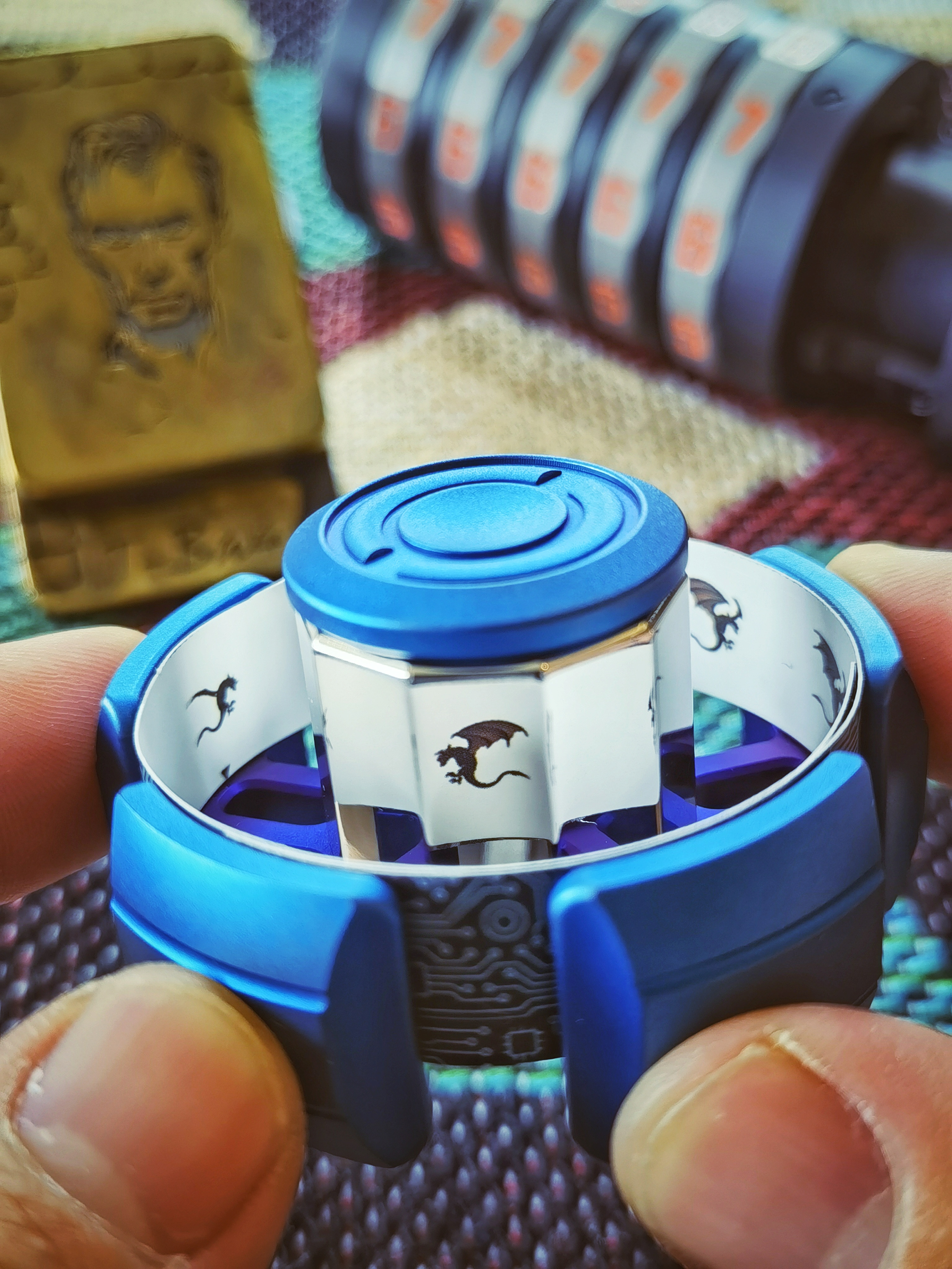 Animate spinner-Big white EDC