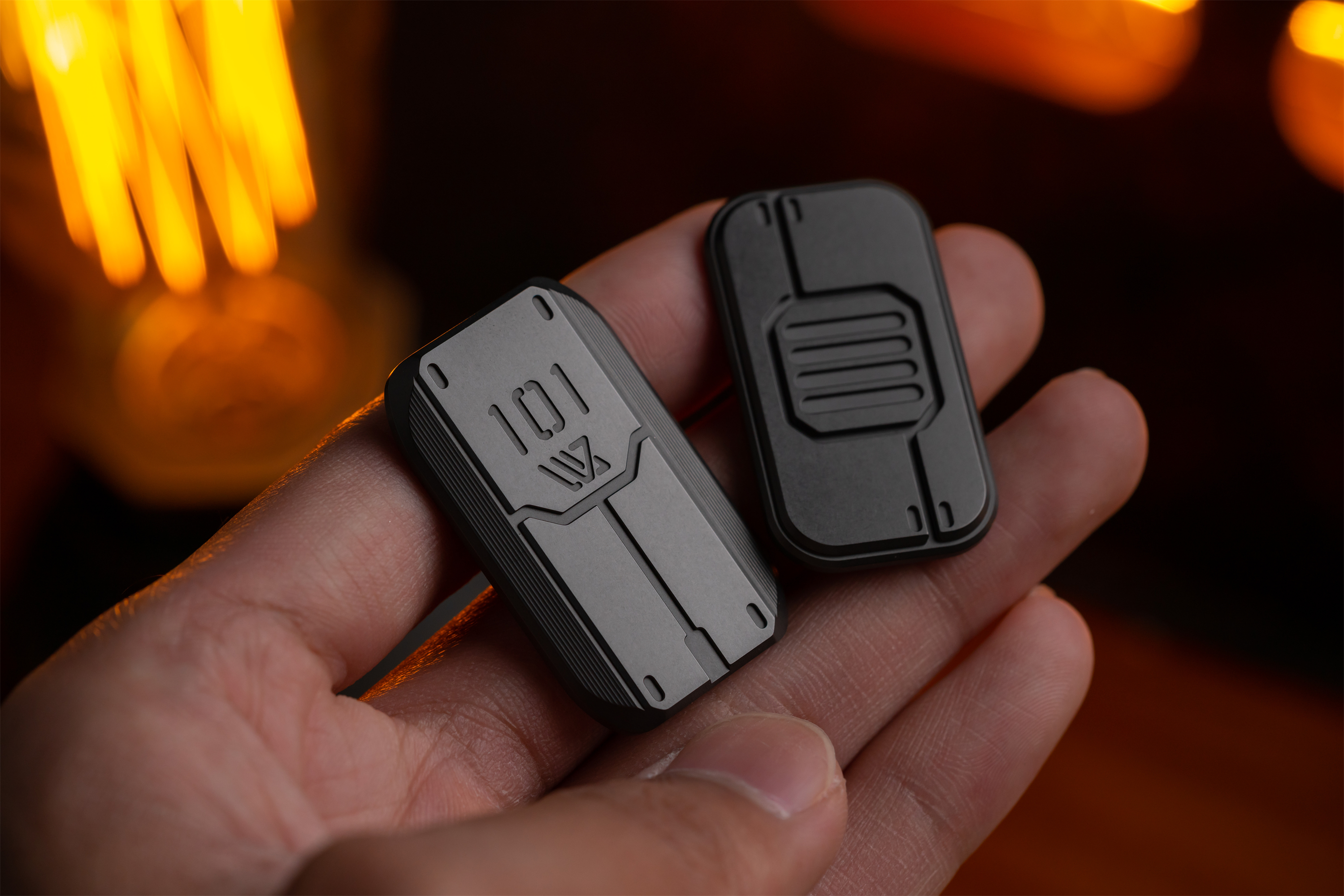 reactive armar shieid slider-Big white EDC