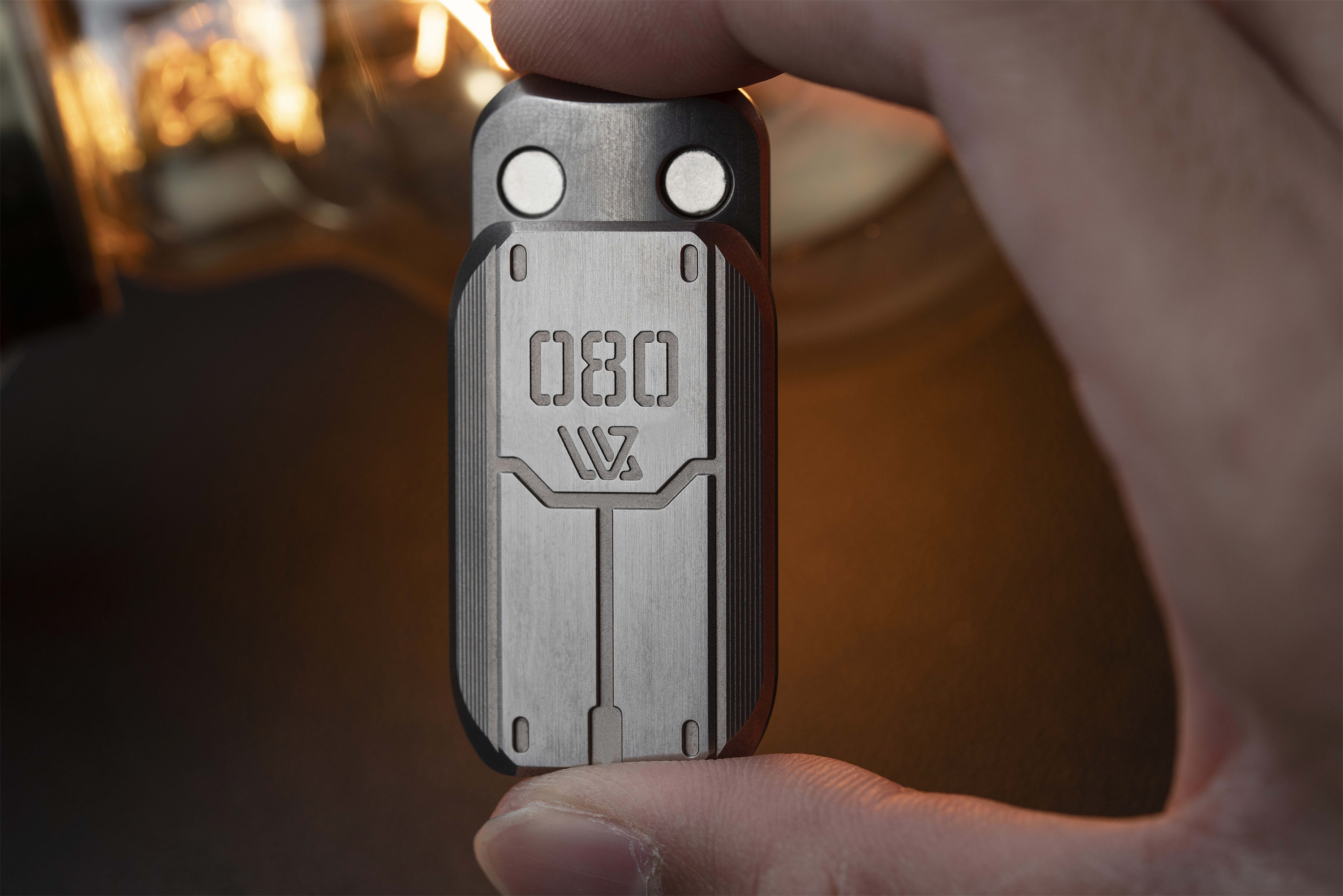 reactive armar shieid slider-Big white EDC