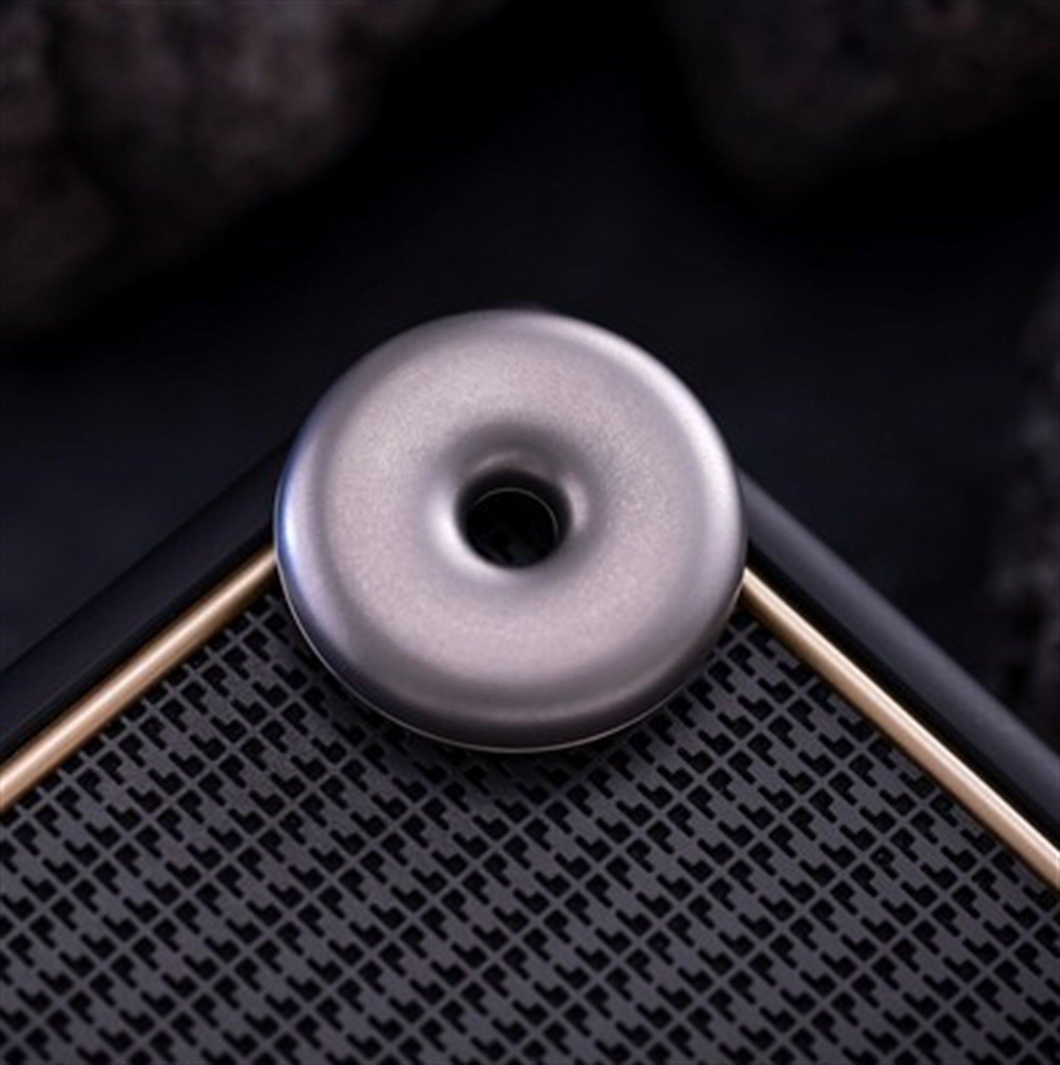 Donut 2.0-Big white EDC