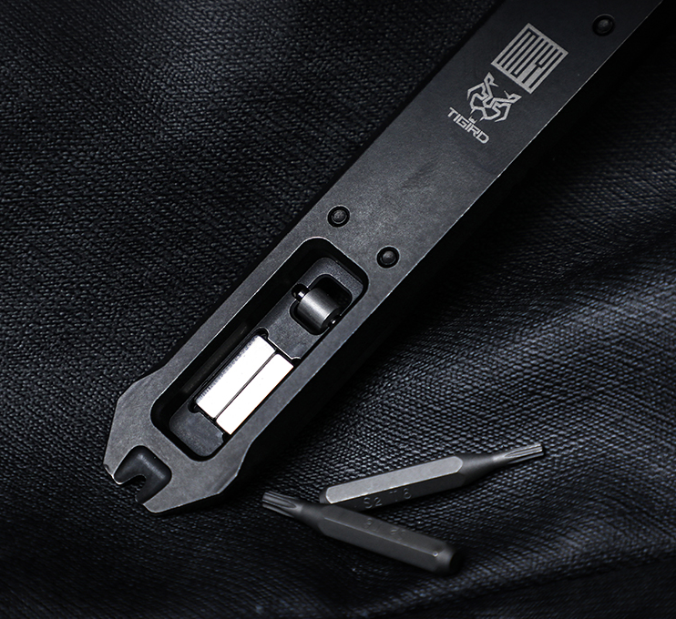 sound column mecha-Big white EDC