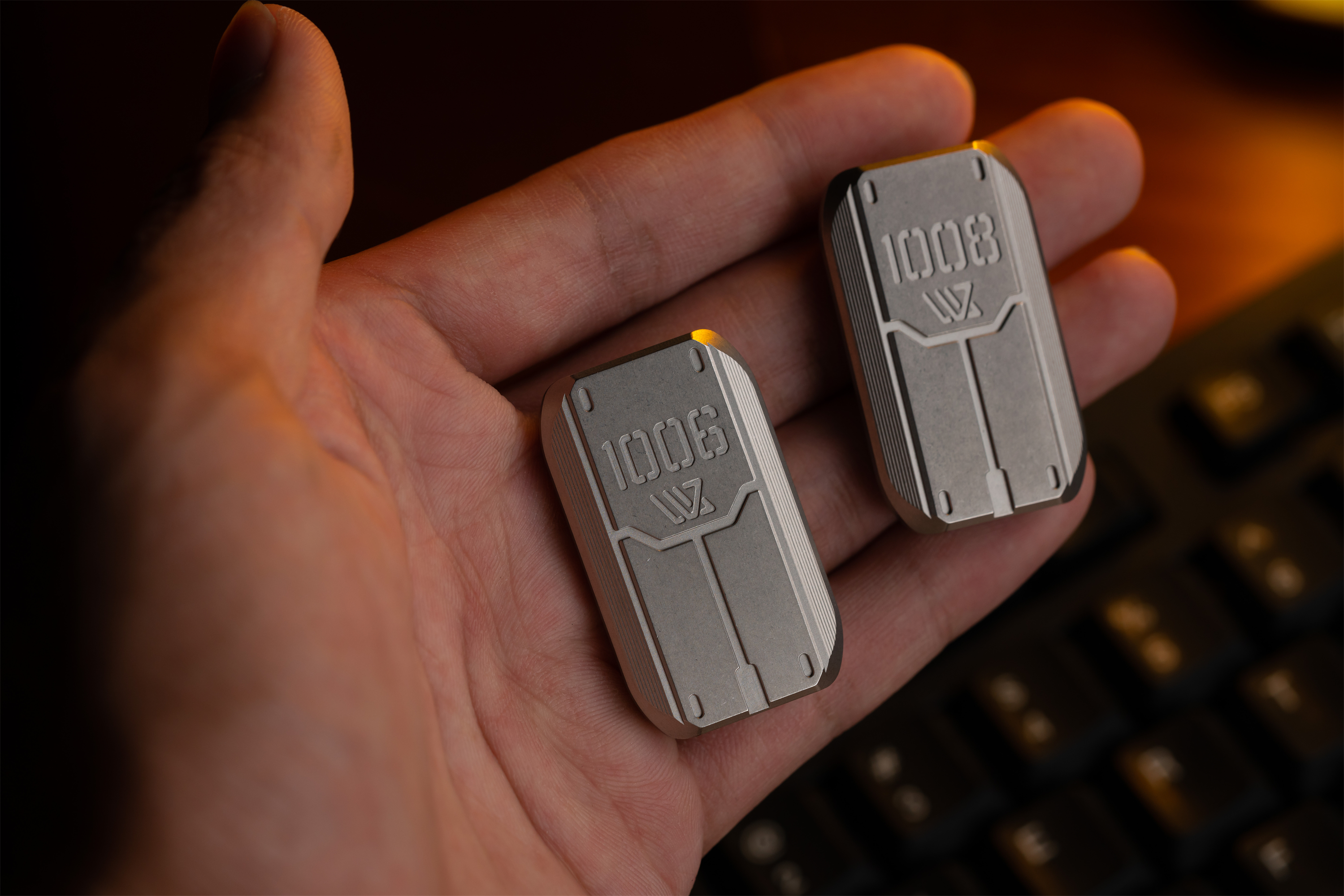 reactive armar shieid slider-Big white EDC