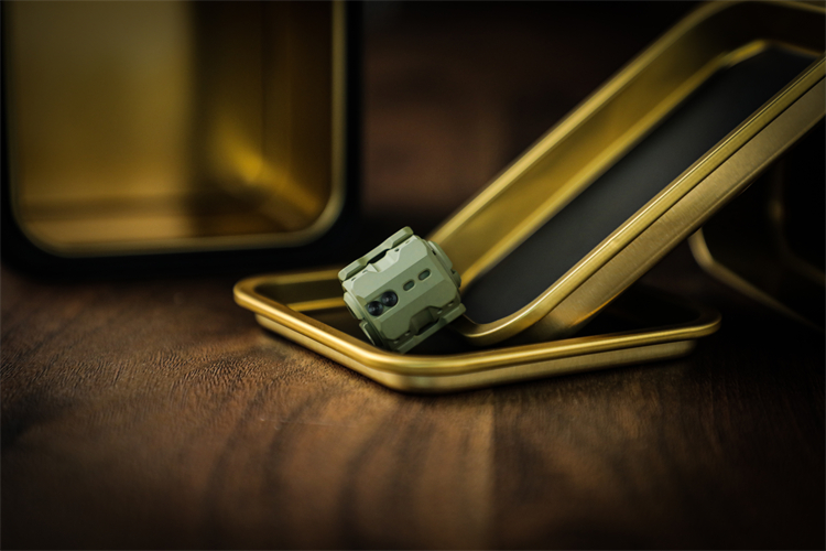 Sonic Mecha-Big white EDC