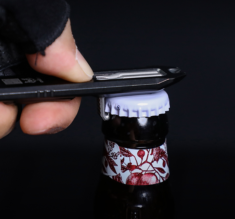 sound column mecha-Big white EDC