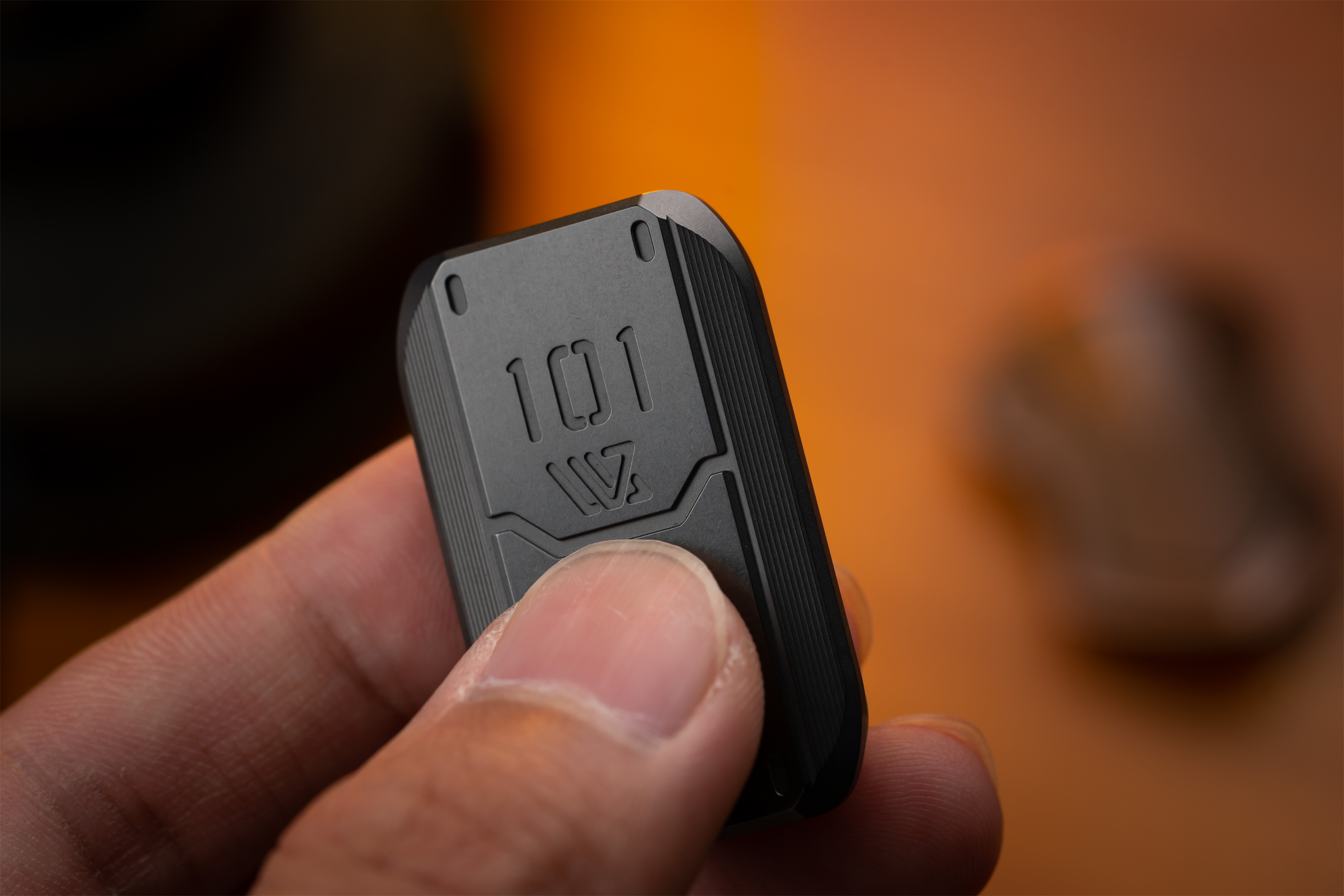 reactive armar shieid slider-Big white EDC