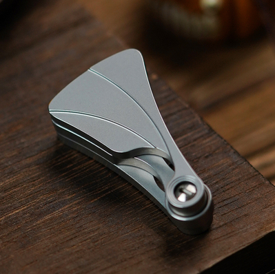 Peacock Feather-Big white EDC