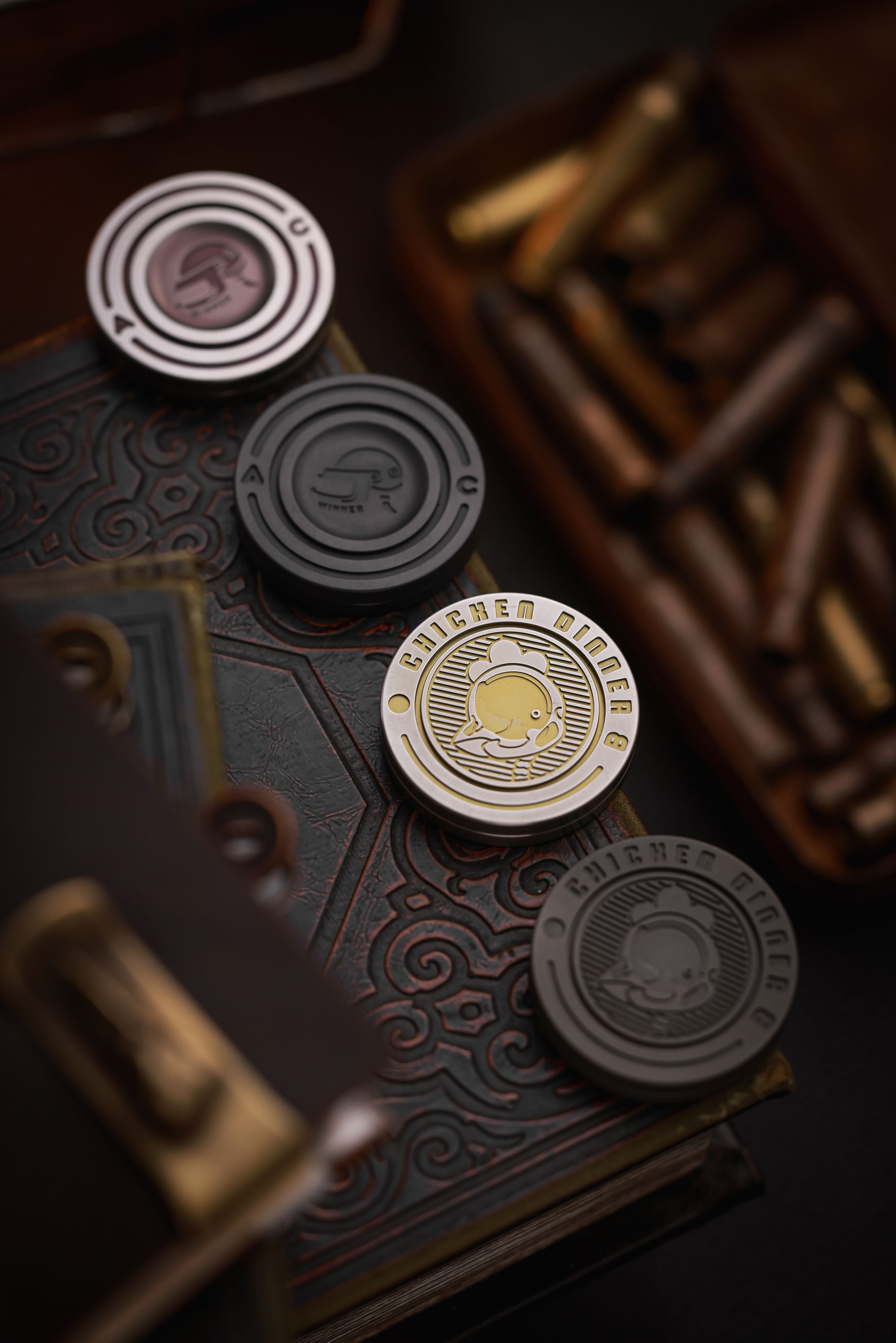 Dino chicken-Big white EDC