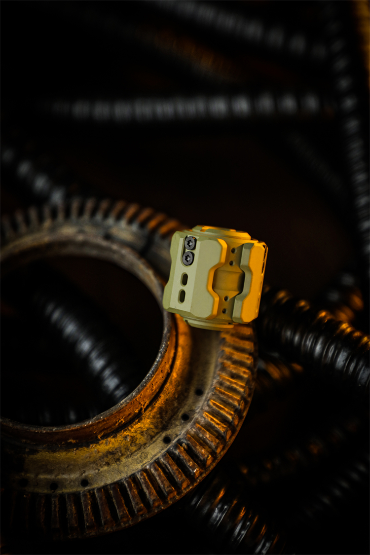 Sonic Mecha-Big white EDC