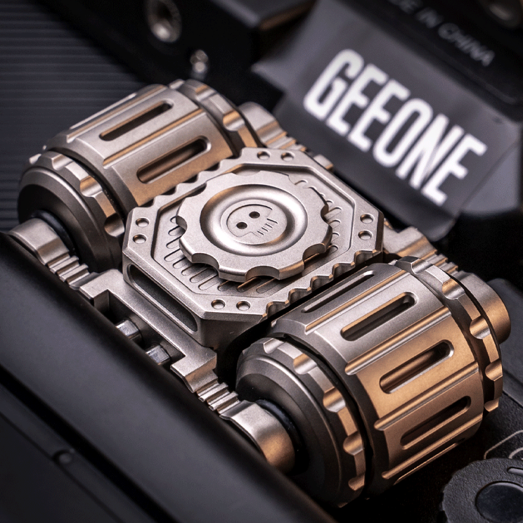 Chariot-Big white EDC