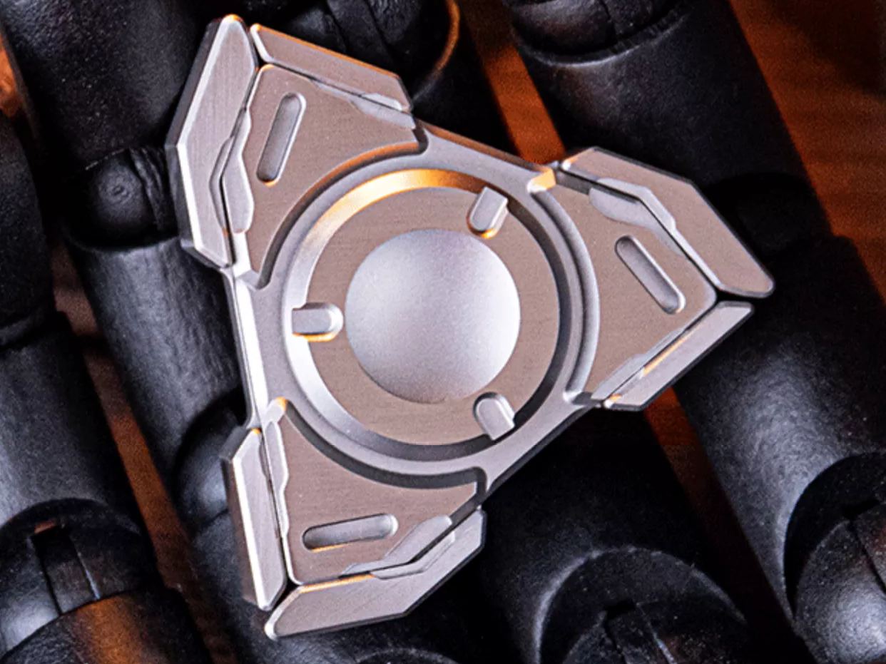 BROKEN BLADE-Big white EDC